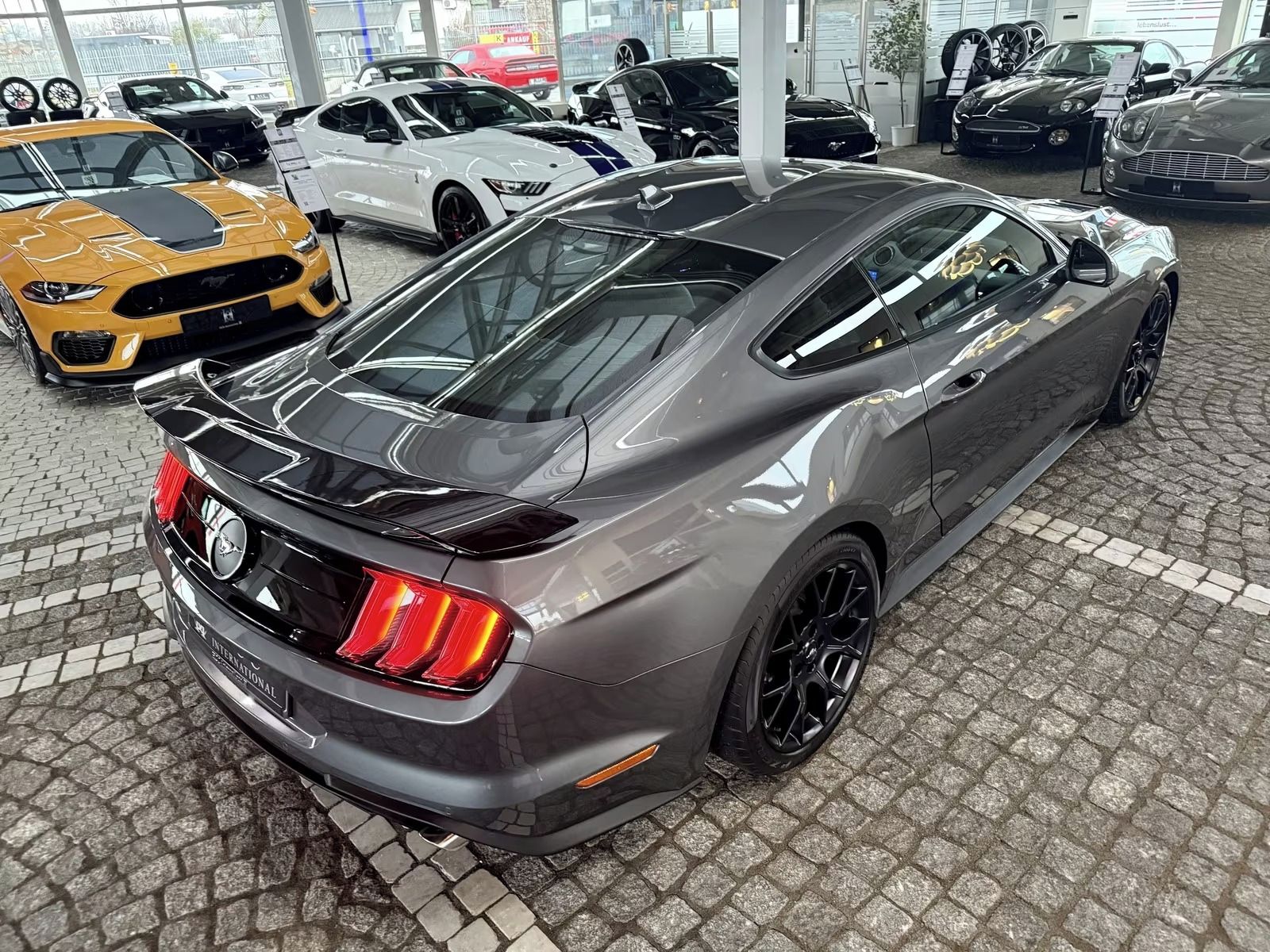 Ford Mustang, 2,3 EcoBoost - fotka 4
