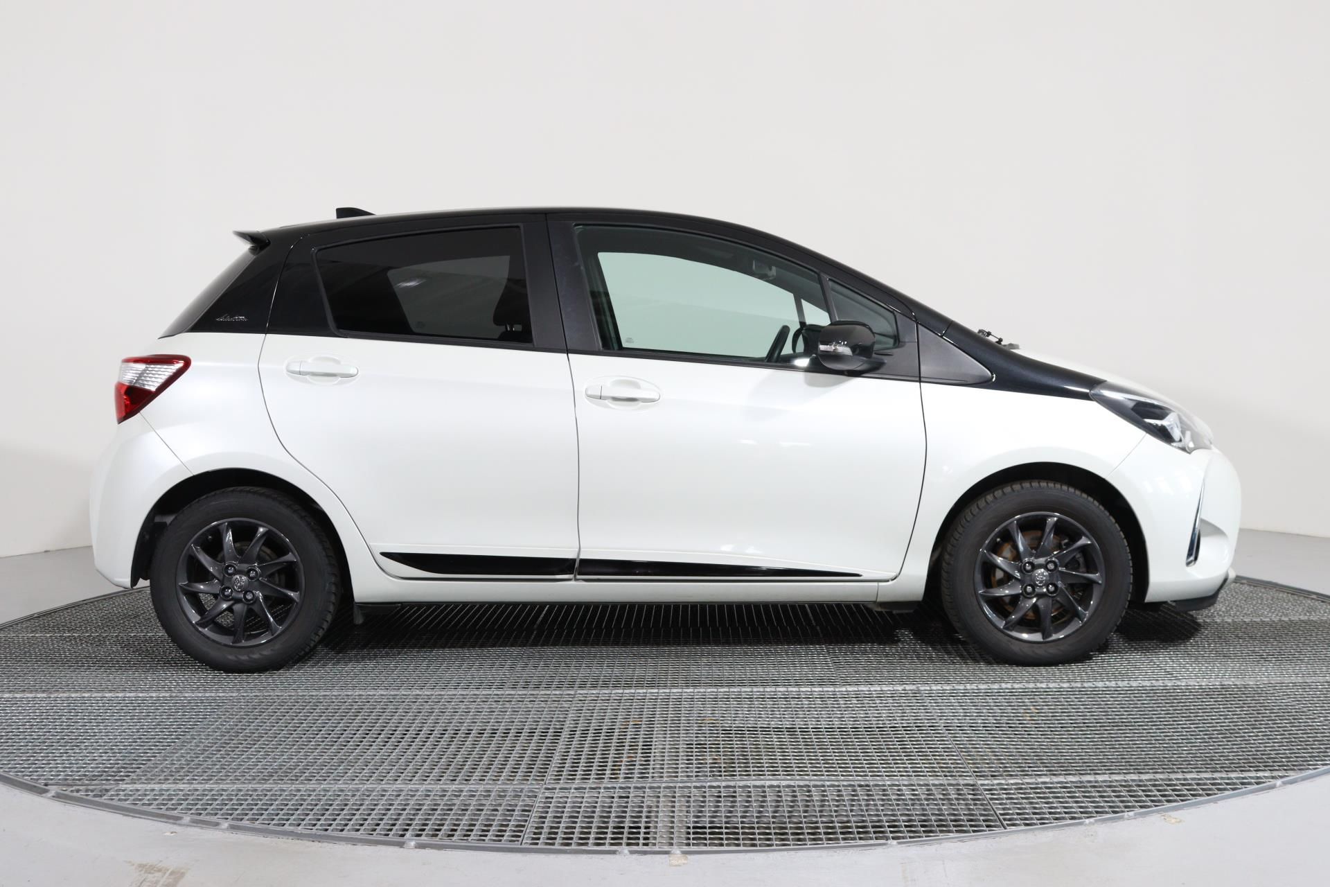 Toyota Yaris, SELECTION 1,5 VVT-iE - fotka 3