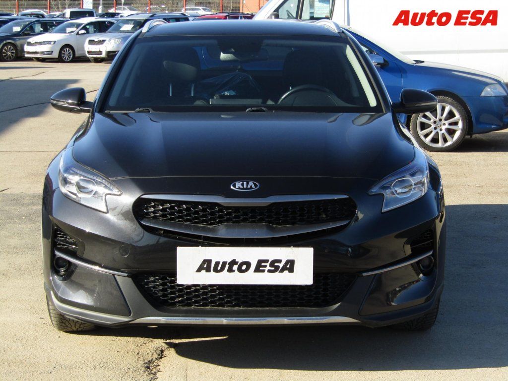 Kia XCee´d, 1.4 T-GDi,ČR,LED,navi - fotka 2