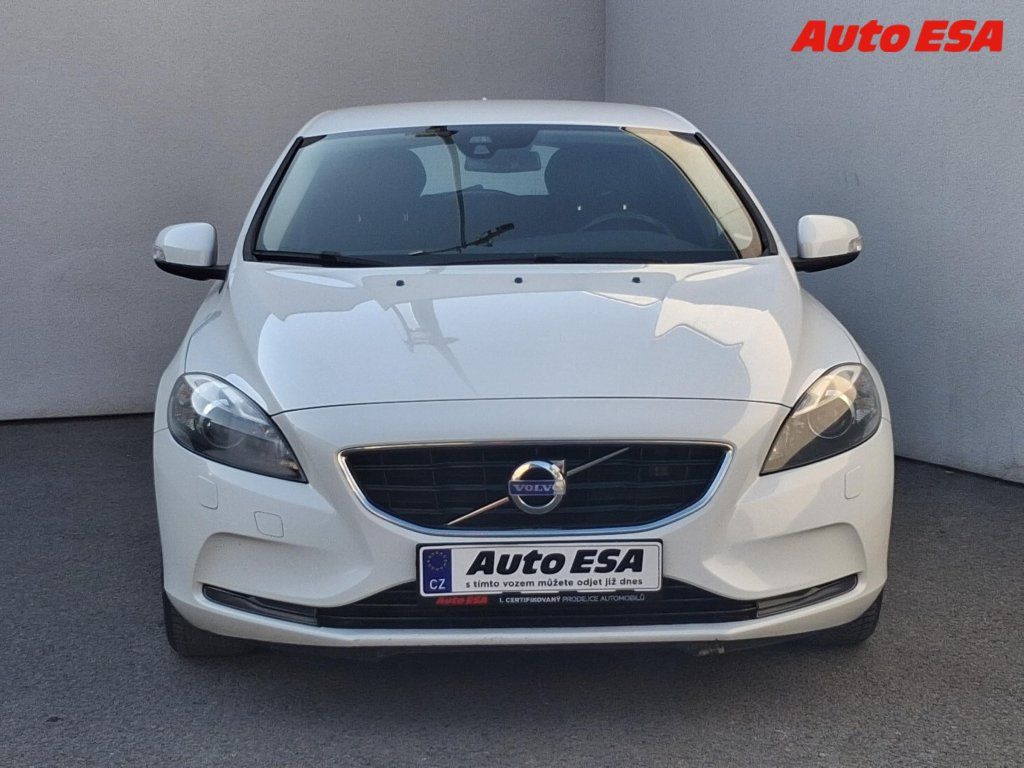 Volvo V40, 1.6 D2,Navi,bixen - fotka 2