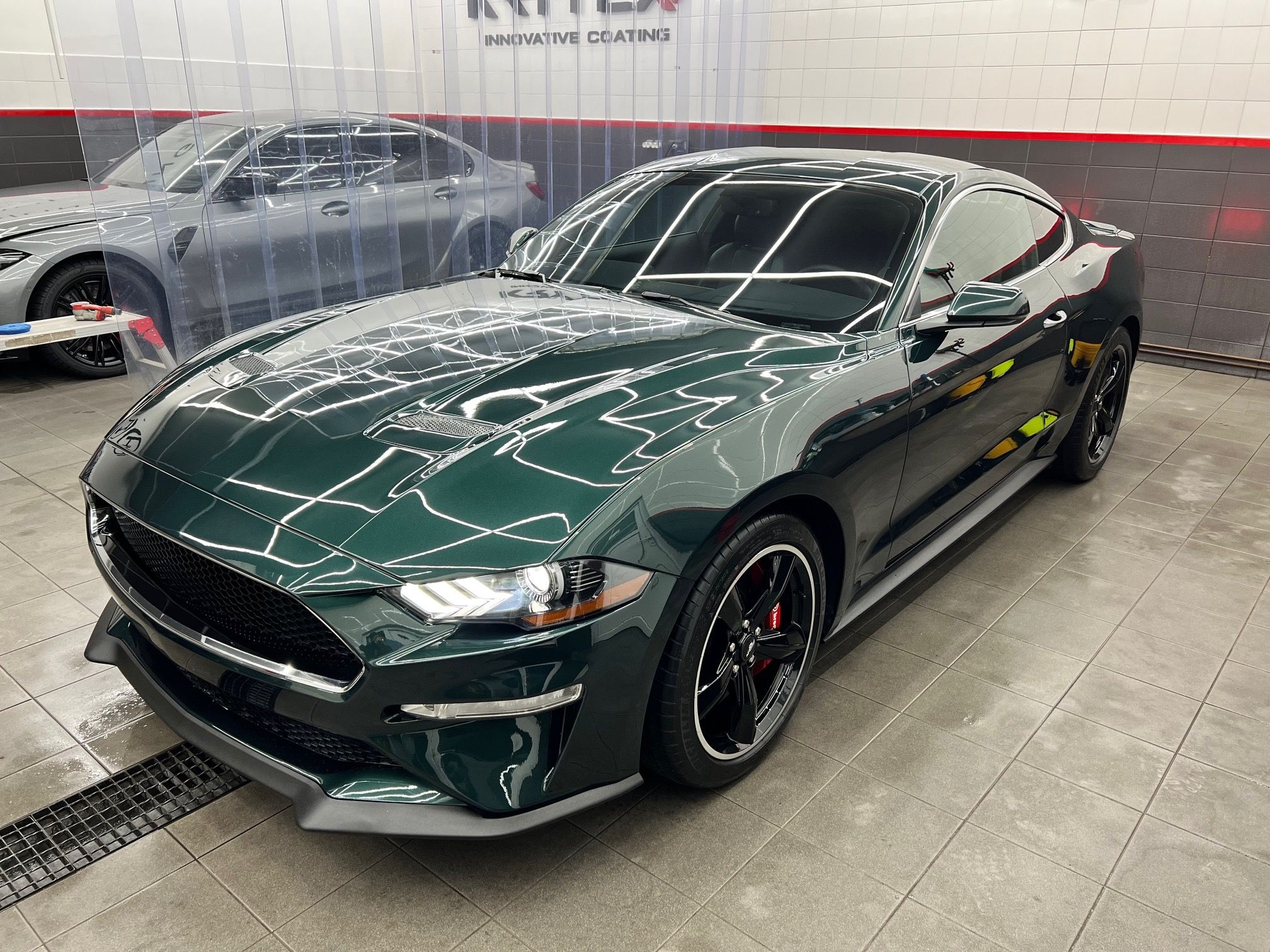Ford Mustang, V8 5.0L, BULLITT,MagneRide,B&O - fotka 2