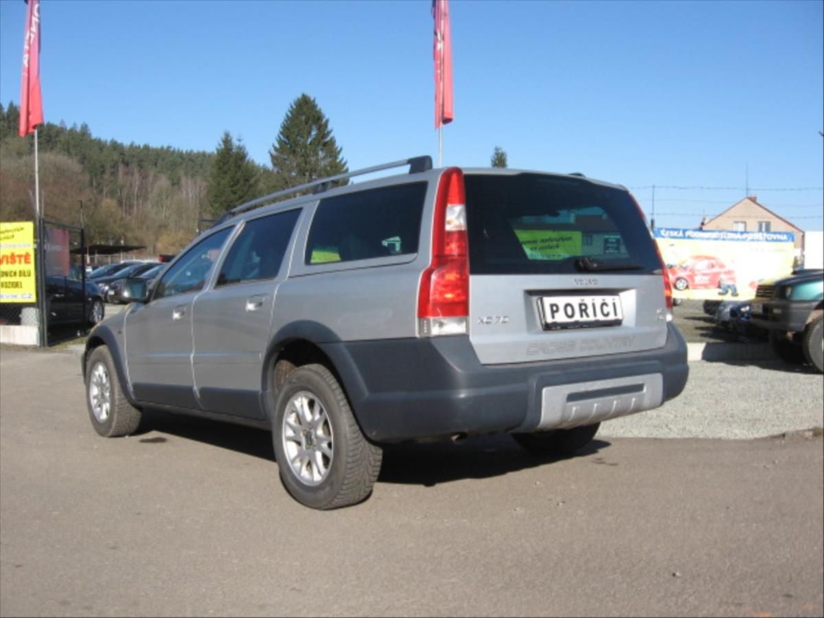 Volvo XC70, 2,4 D5 - fotka 6