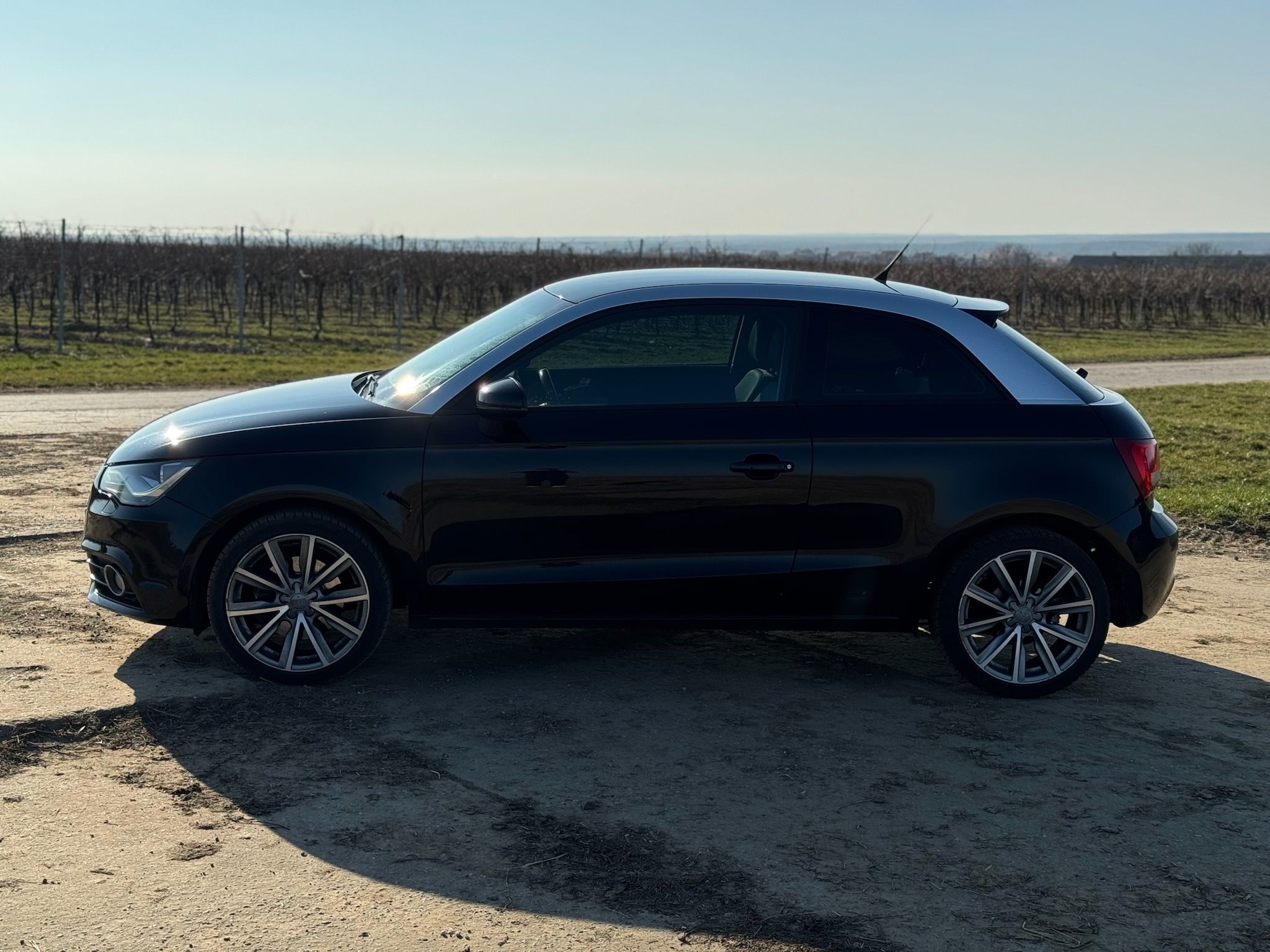 Audi A1, 1.6 TDI (77 kW) XENON - fotka 5