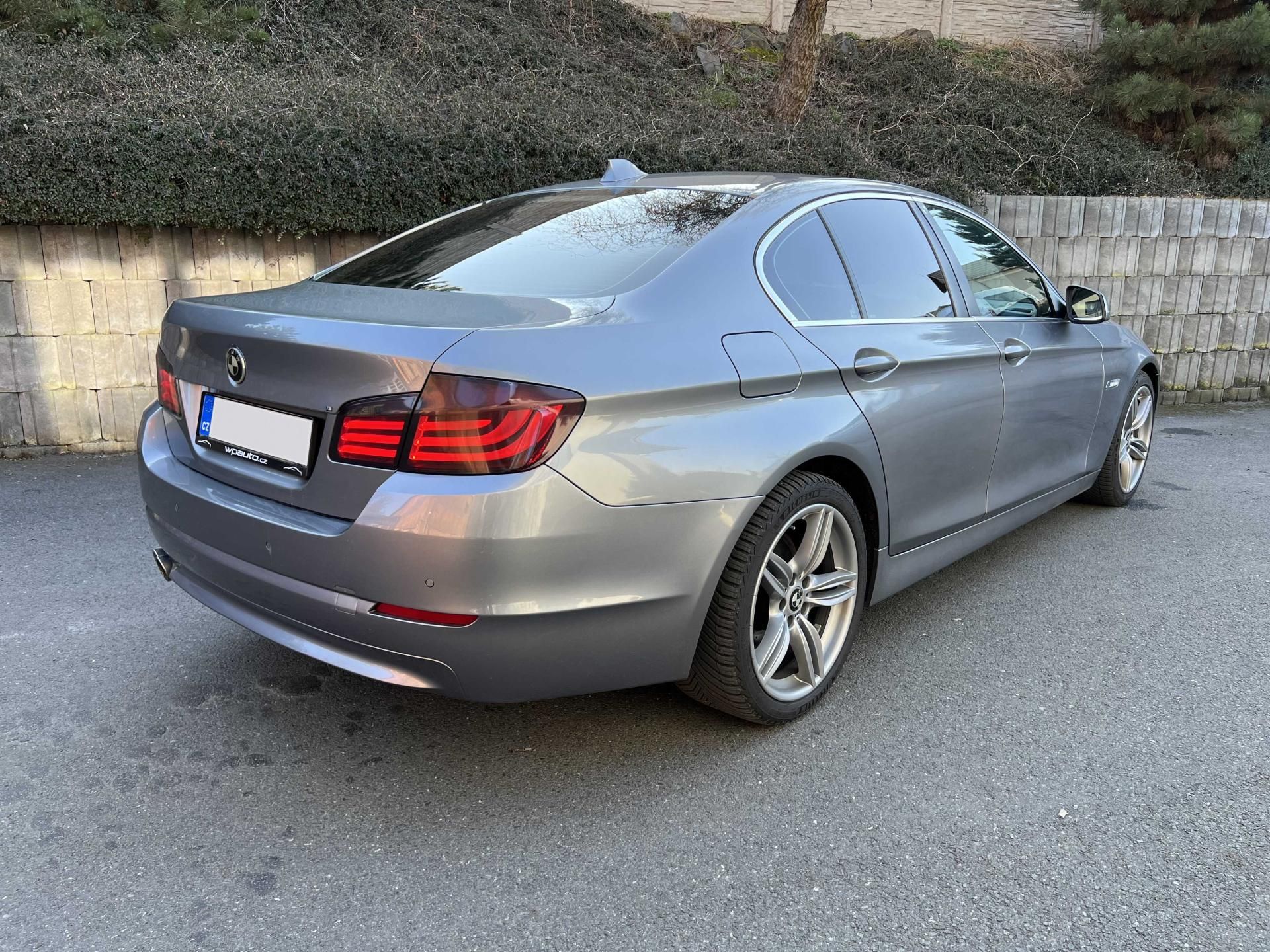 BMW Řada 5, 530d 190 kW NOVÁ STK - fotka 4
