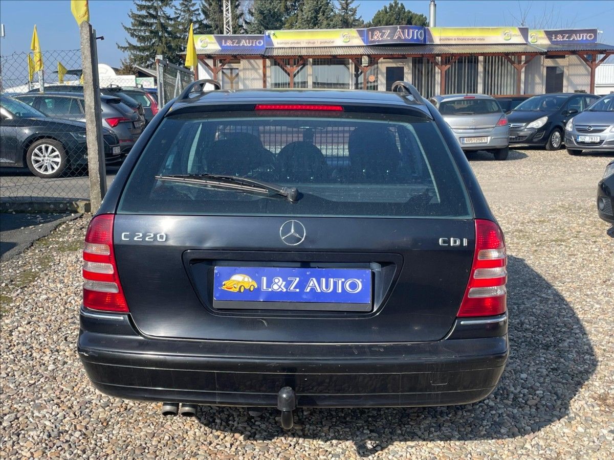 Mercedes-Benz Třídy C, 2,2 220 CDi - fotka 2