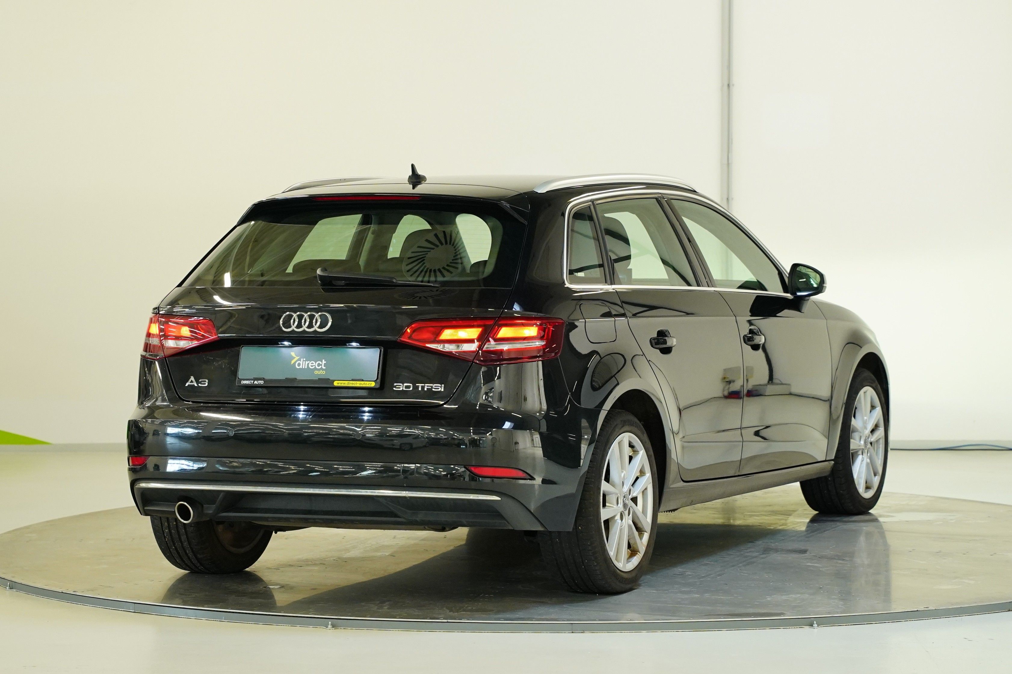 Audi A3, 30 TFSI 85 kW Sportback design - fotka 2