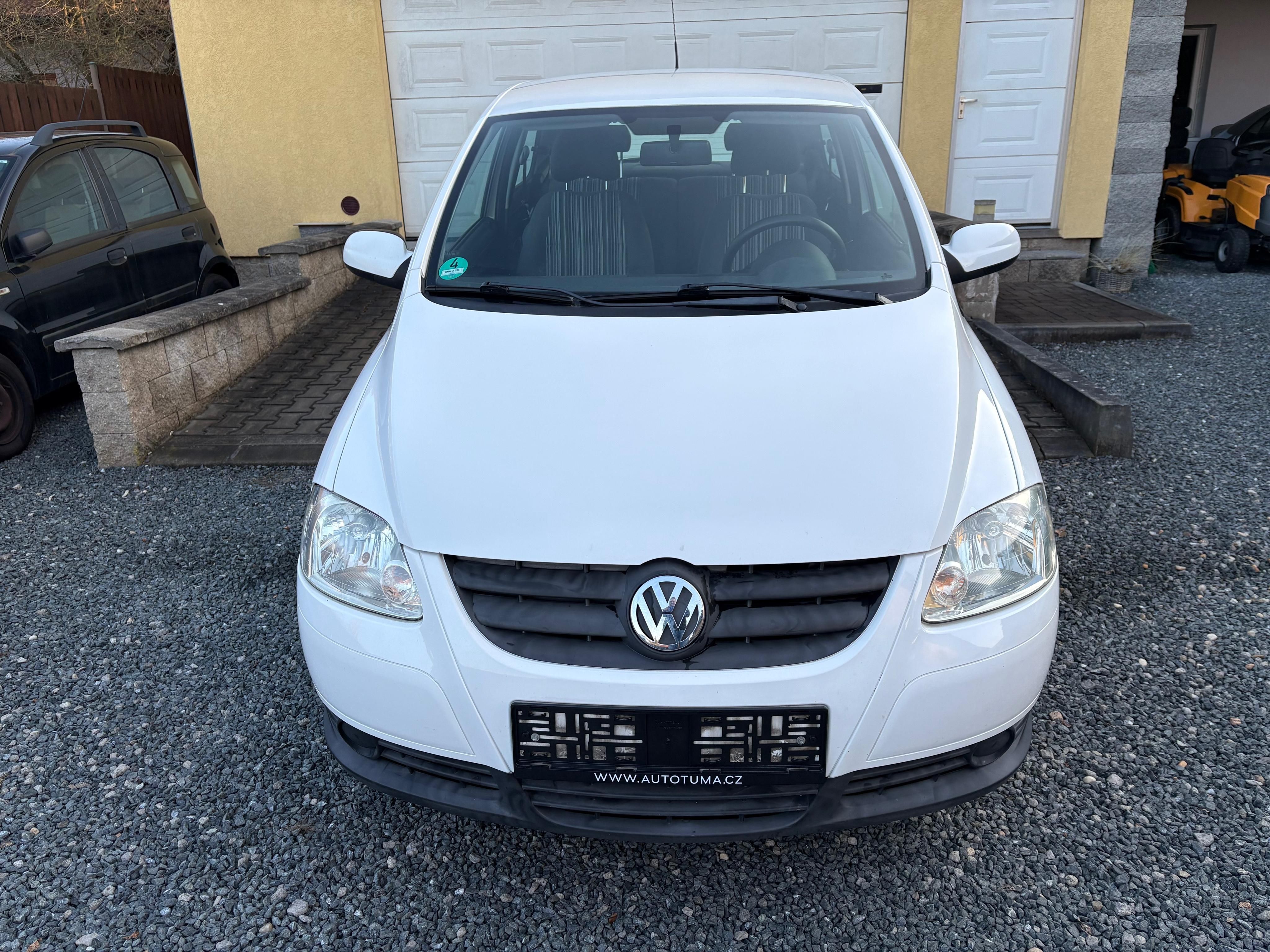 Volkswagen Fox, 1.2 HTP, velice pěkný stav - fotka 2