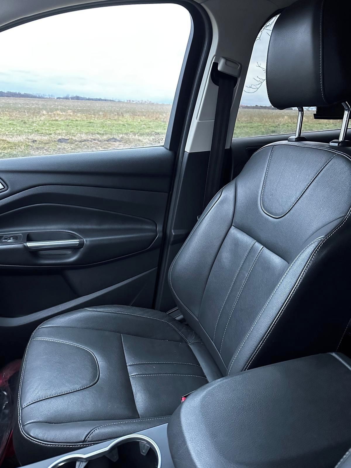 Ford Kuga, Ford Kuga 2.0 TDCi plná výbava - fotka 6