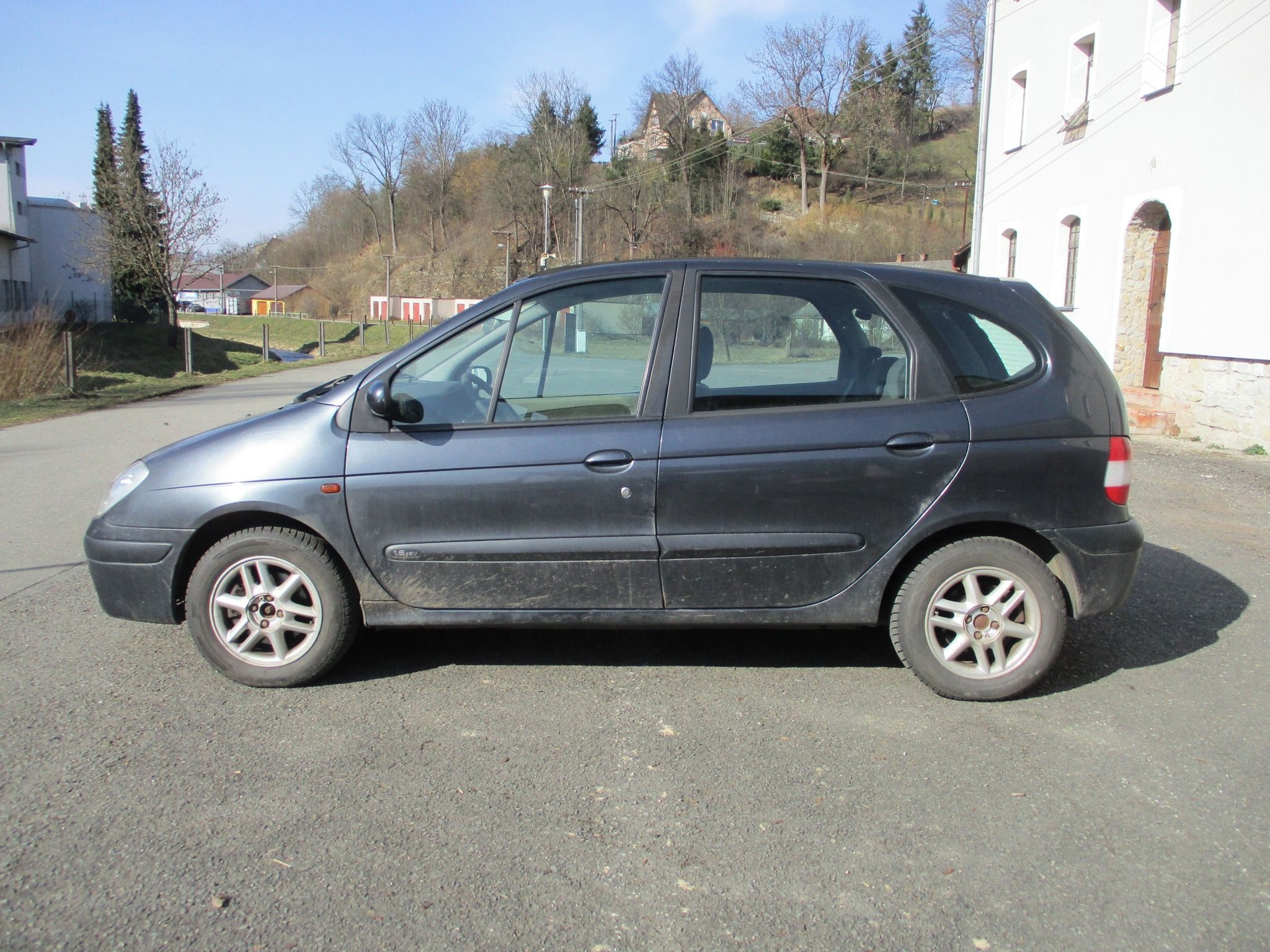 Renault Scénic, 1.6 i -LPG - tažné zařízení - fotka 2