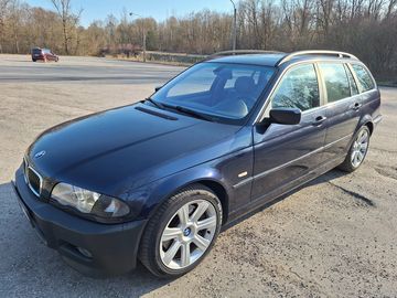 BMW 330i PLNÁ VÝBAVA BUSINESS!