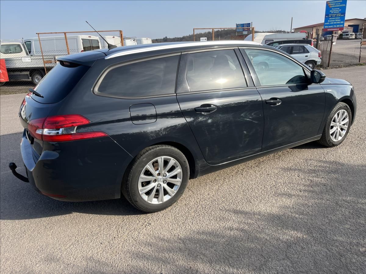 Peugeot 308, 1,5 HDi STYLE KLIMA TAŽNÉ ALU - fotka 5