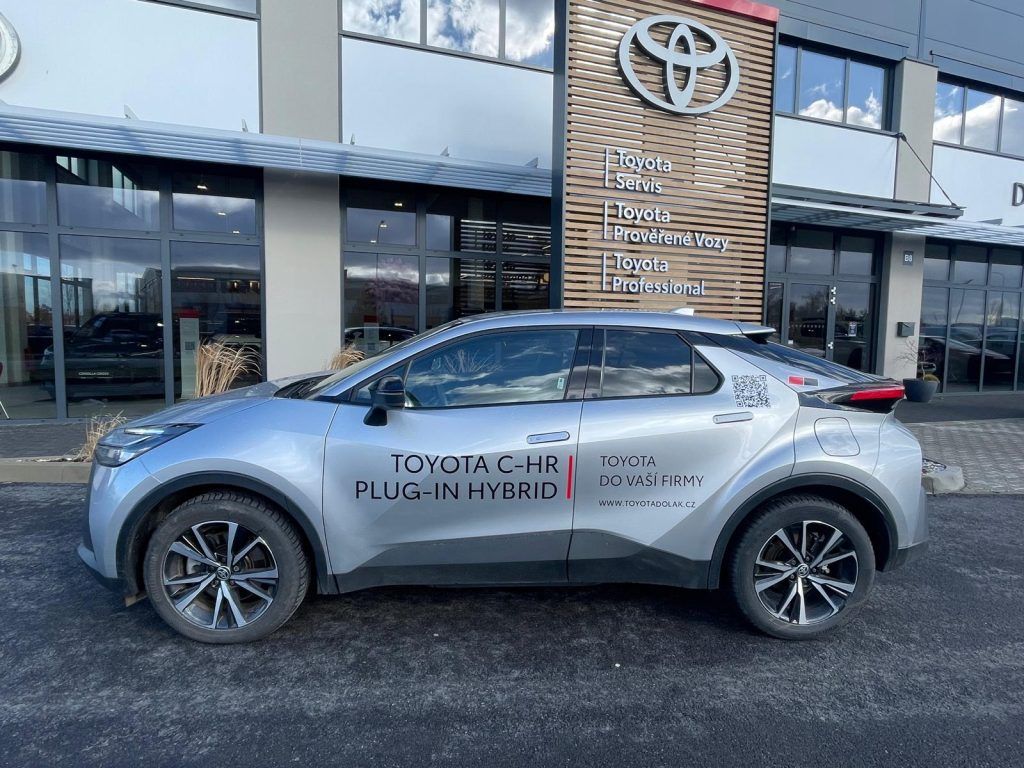 Toyota C-HR, 2.0 Plug-In Hybrid Style - fotka 3