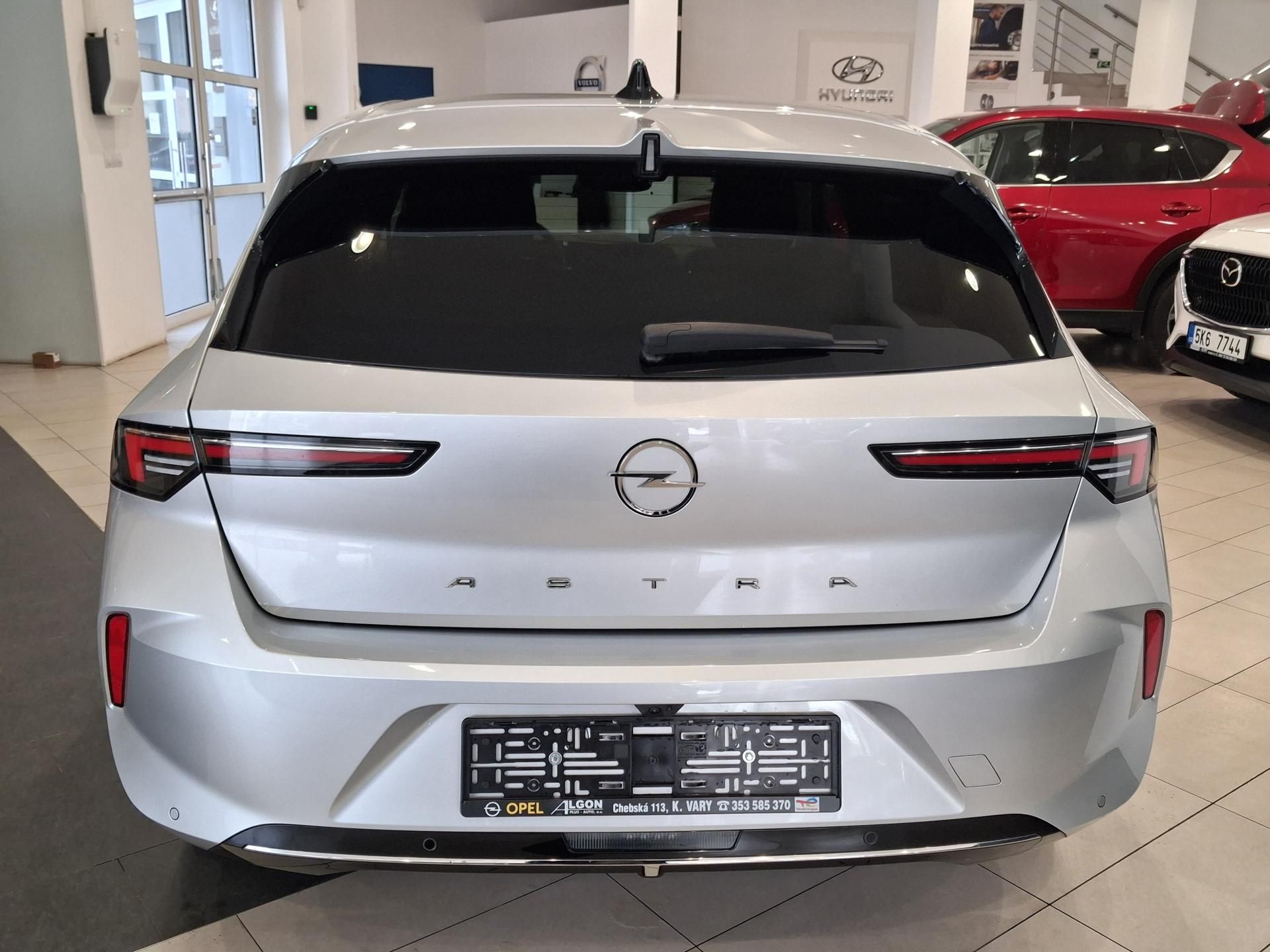 Opel Astra, 1.2 TURBO Elegance - fotka 5