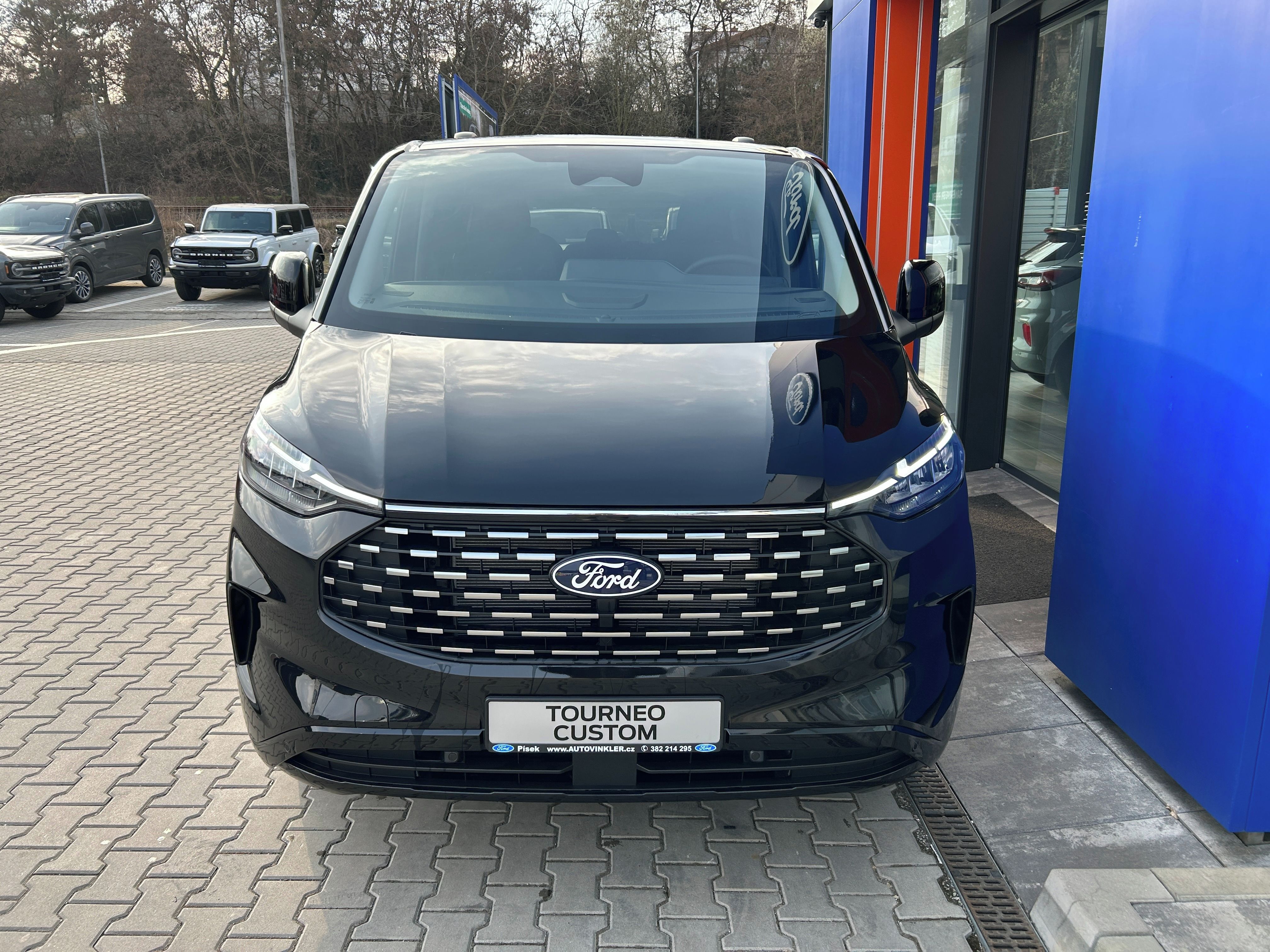 Ford Tourneo Custom, 2.0 EcoBlue 110kW Titanium L1 - fotka 2