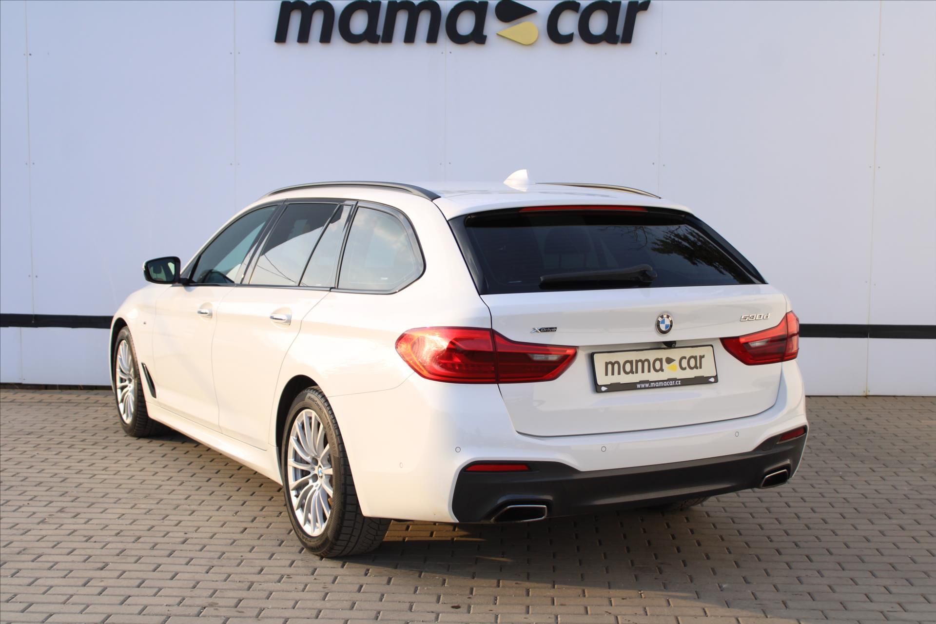 BMW Řada 5, 530d xDrive 195kW M PAKET ČR - fotka 5