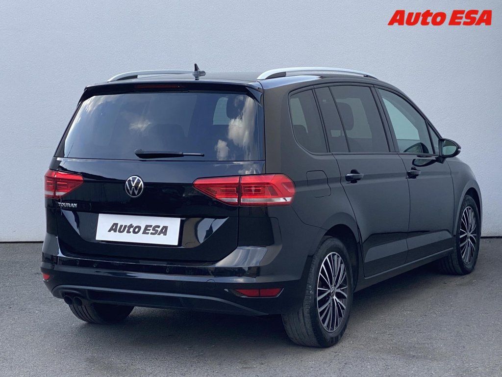 Volkswagen Touran, 2.0 TDi,Comfortline,DSG - fotka 4