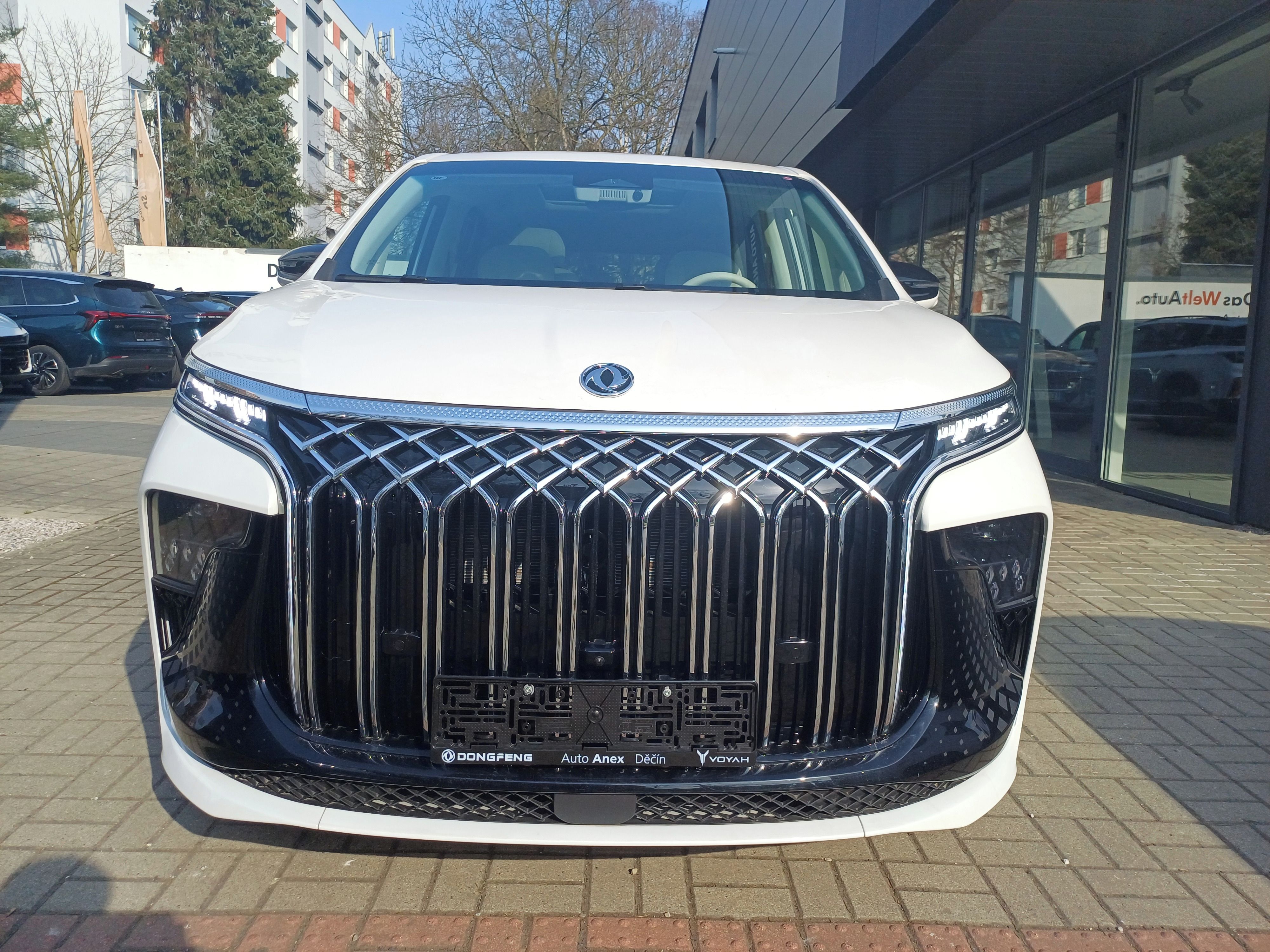 Dongfeng U-Tour, V9 HEV Luxusní MPV - fotka 3