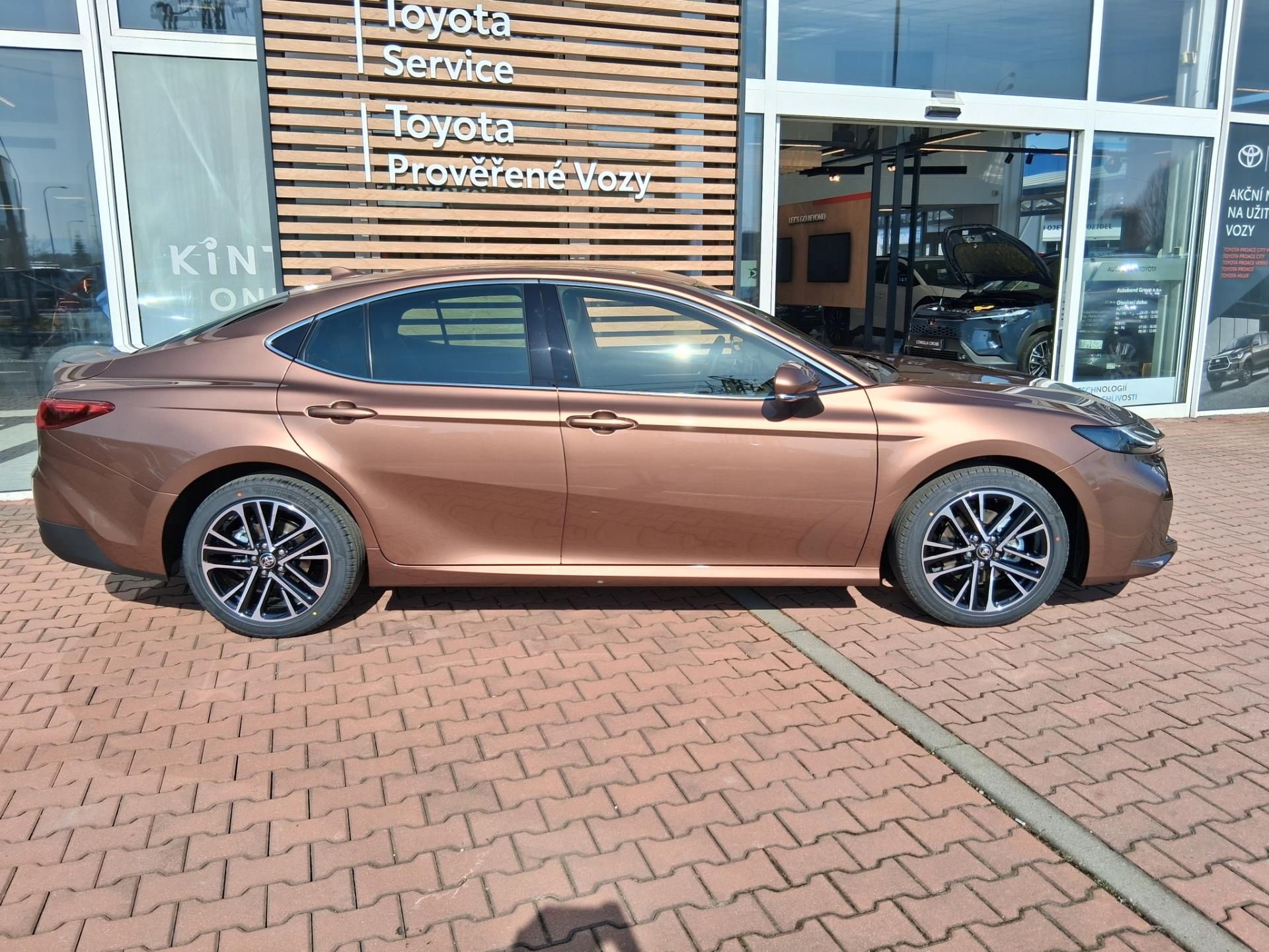 Toyota Camry, 2,5 HEV PRESTIGE - fotka 4