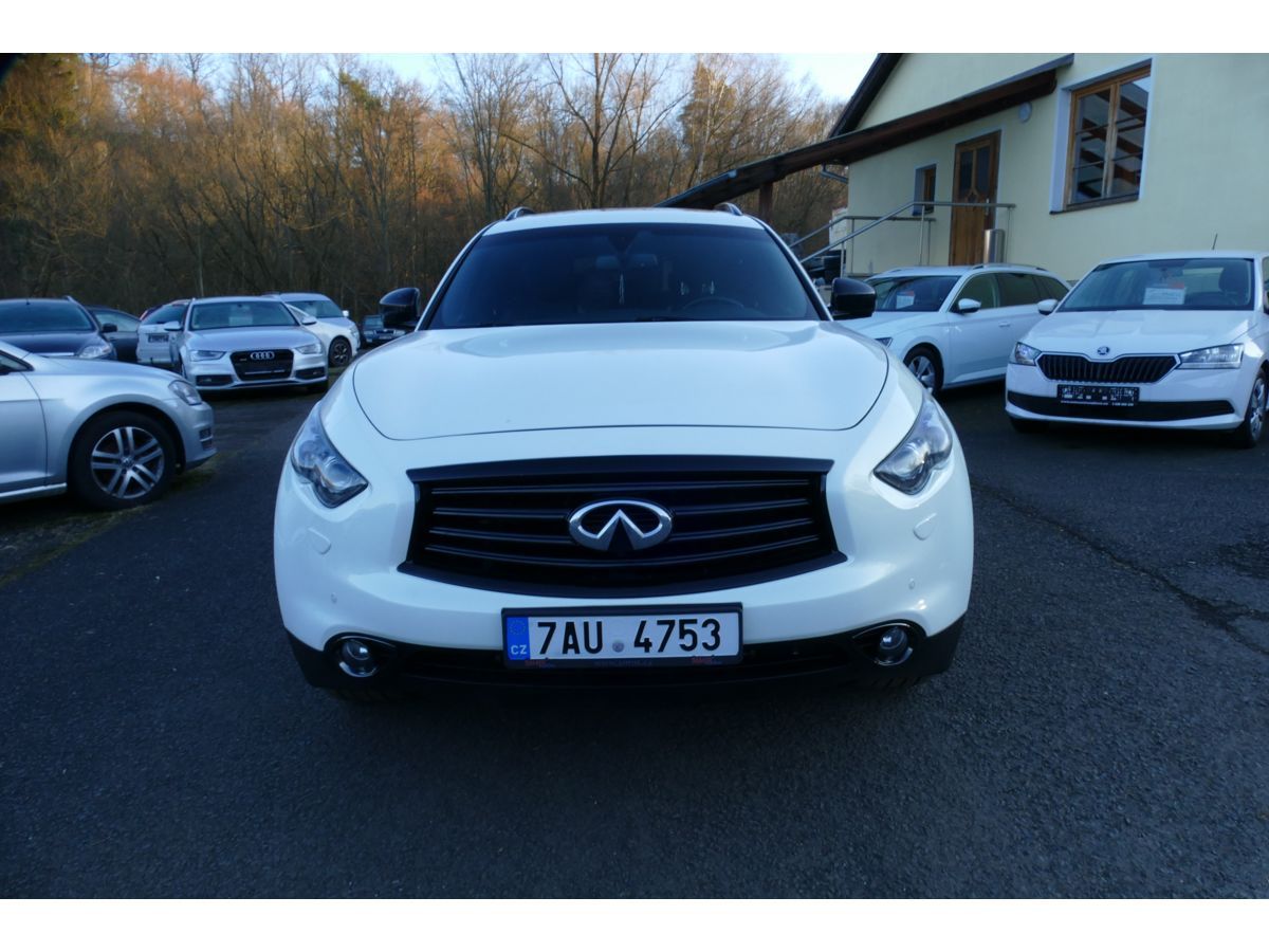 Infiniti QX4, QX70 S 3,0 175KW 4X4 - fotka 2
