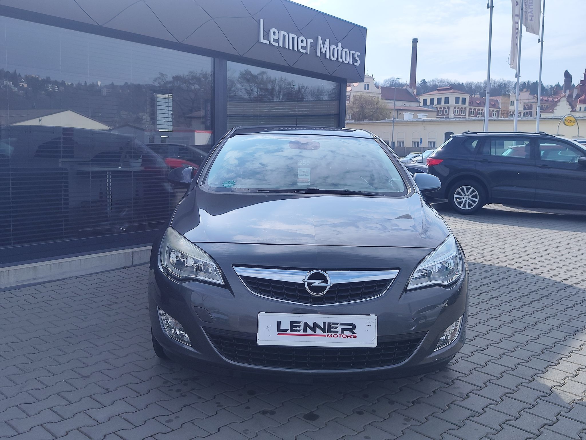 Opel Astra, 1.4i/74kW Enjoy - fotka 2