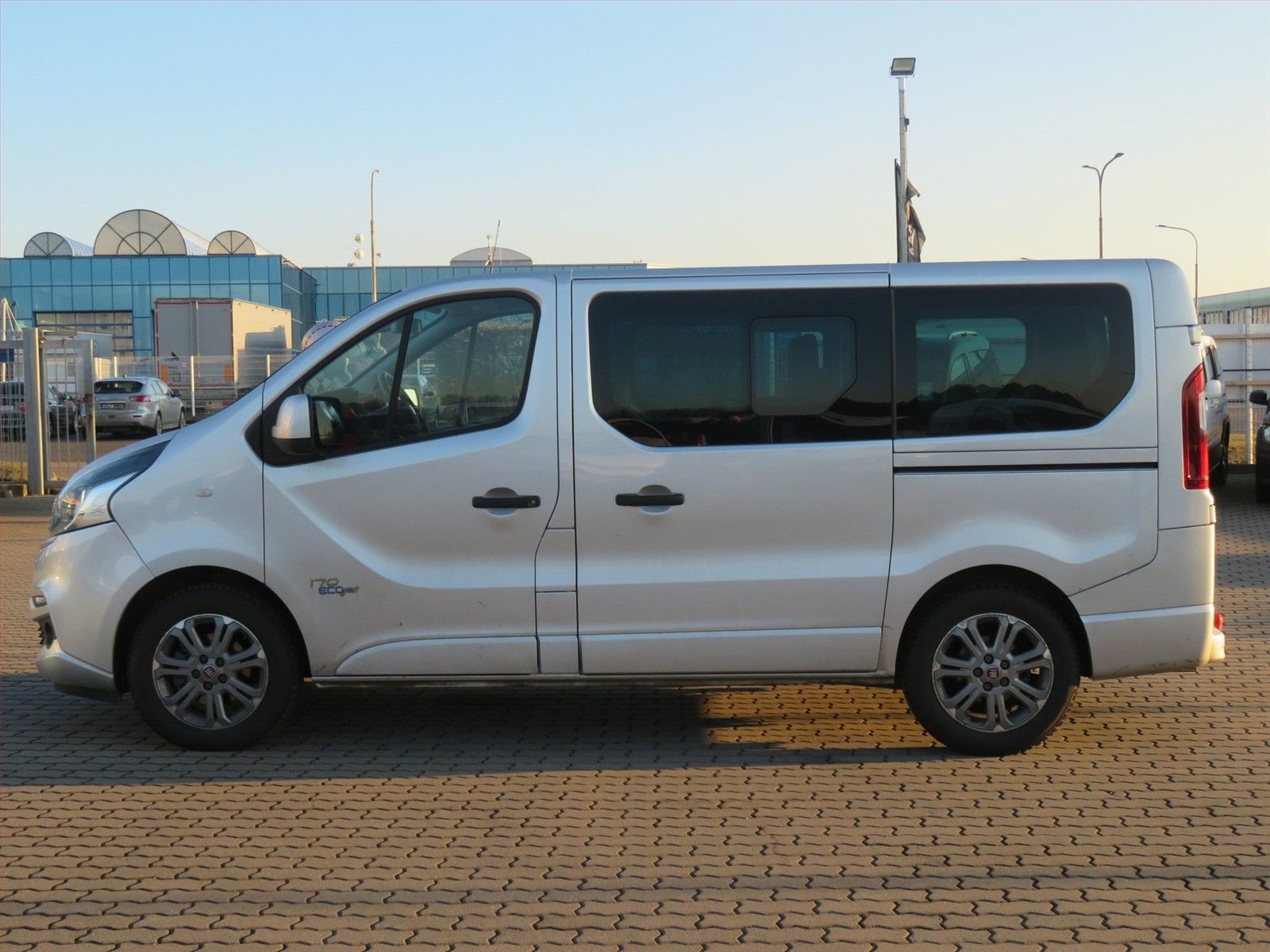 Fiat Talento, 2.0 BlueJet, Bus, 5Míst, Klima - fotka 3
