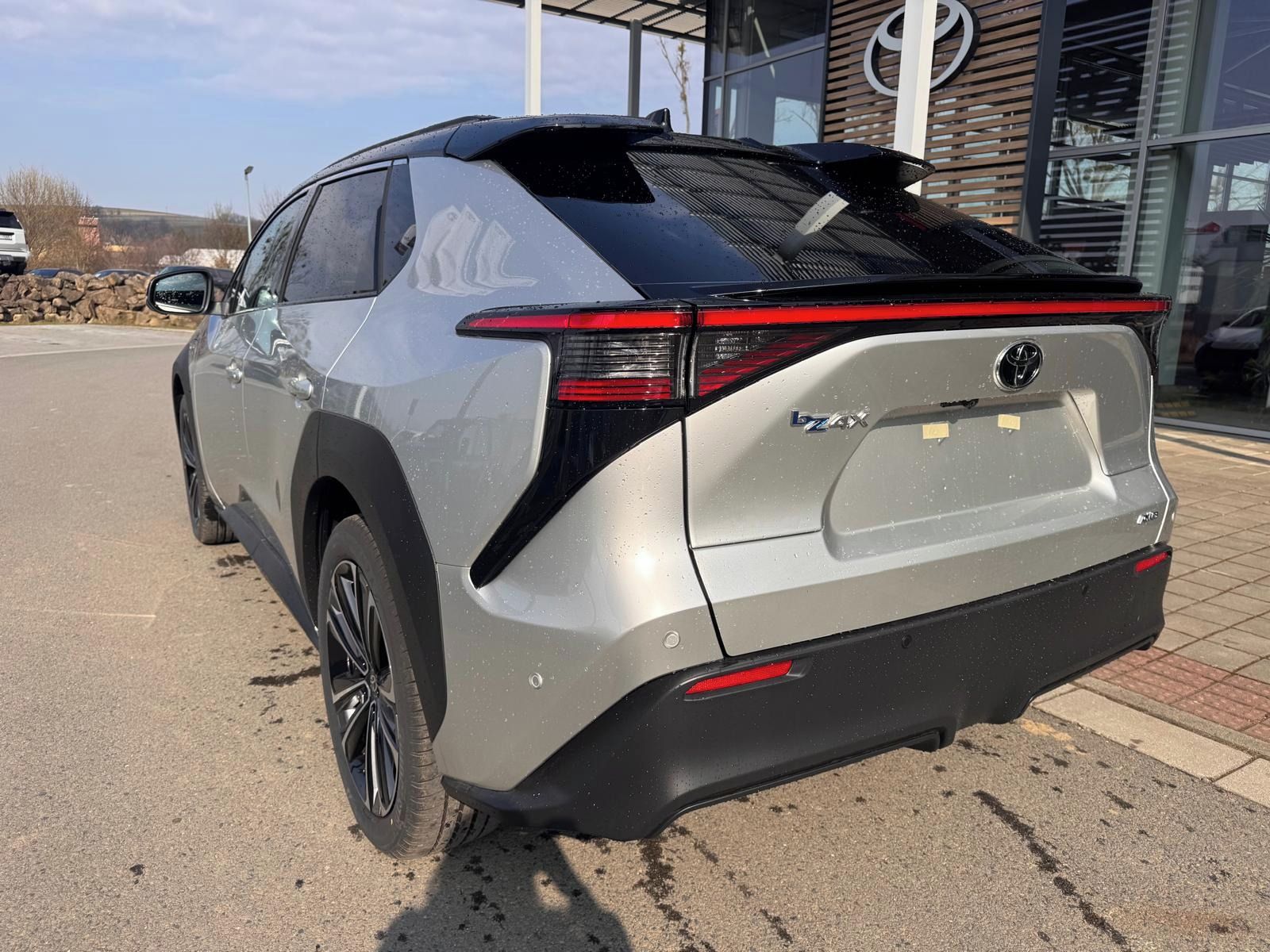 Toyota bZ4X, Executive - fotka 6