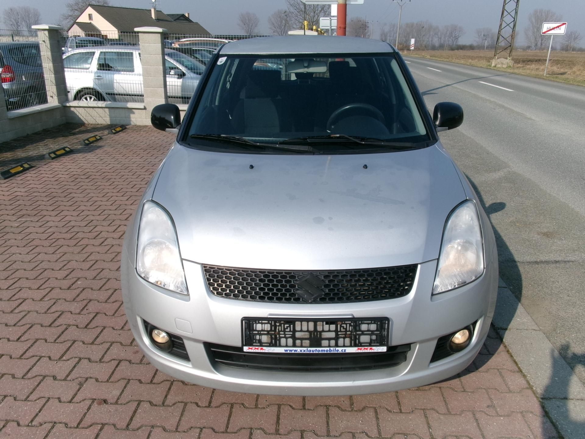 Suzuki Swift, 1,3i GL 4WD KLIMA VÝHŘEV - fotka 2