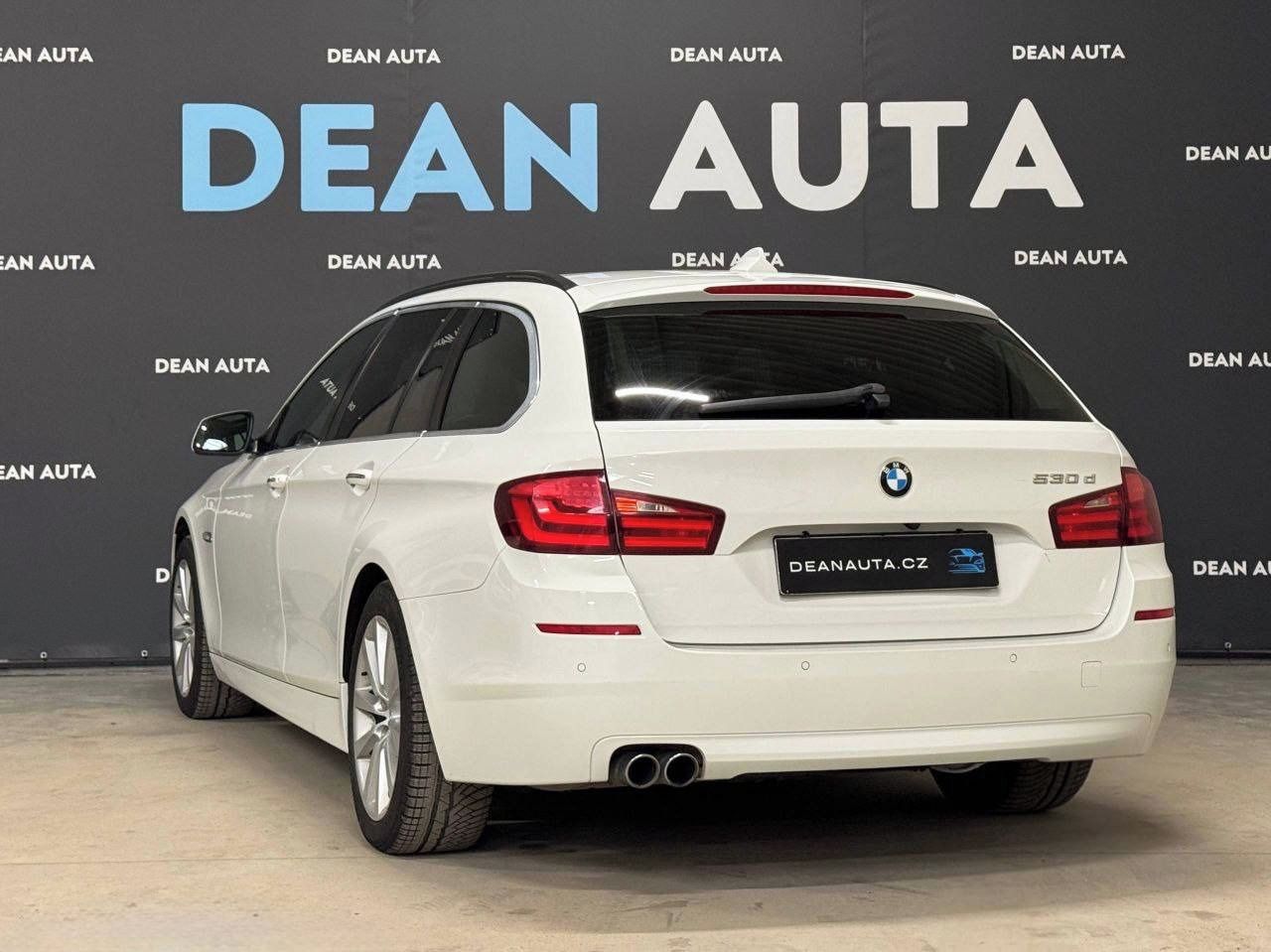 BMW Řada 5, 530d F11 Výbava Tážné - fotka 4