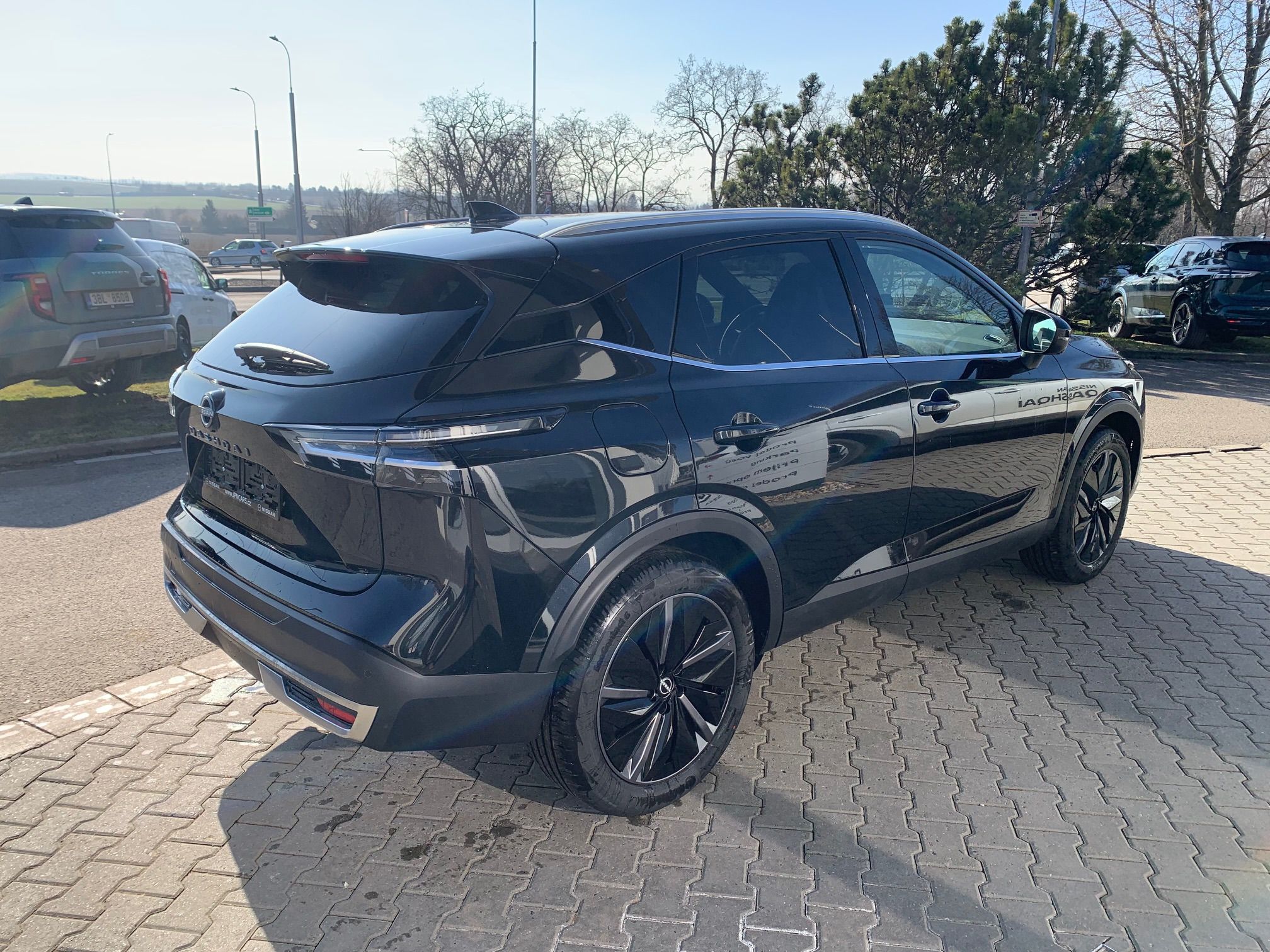 Nissan Qashqai, 1,3 DIG-T MH X-Tronic Tekna - fotka 5