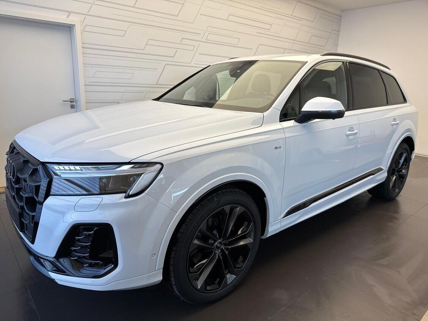 Audi Q7, SUV S line 50 TDI quattro 210