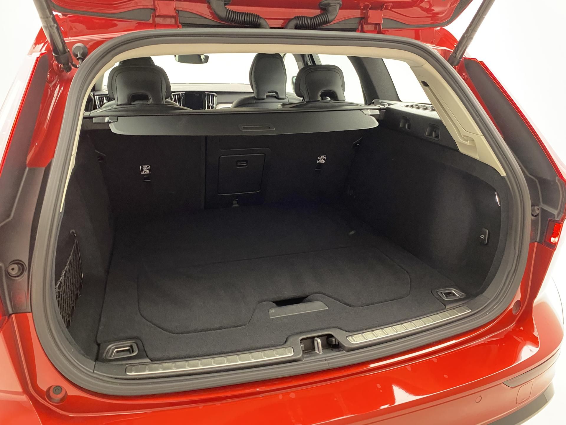 Volvo V60, B4 DARK PLUS AUT CZ - fotka 5