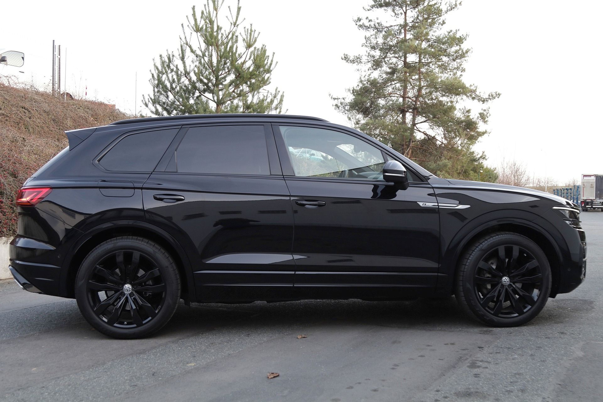 Volkswagen Touareg, R-Line/Black/Webasto/TZ/Servis - fotka 5