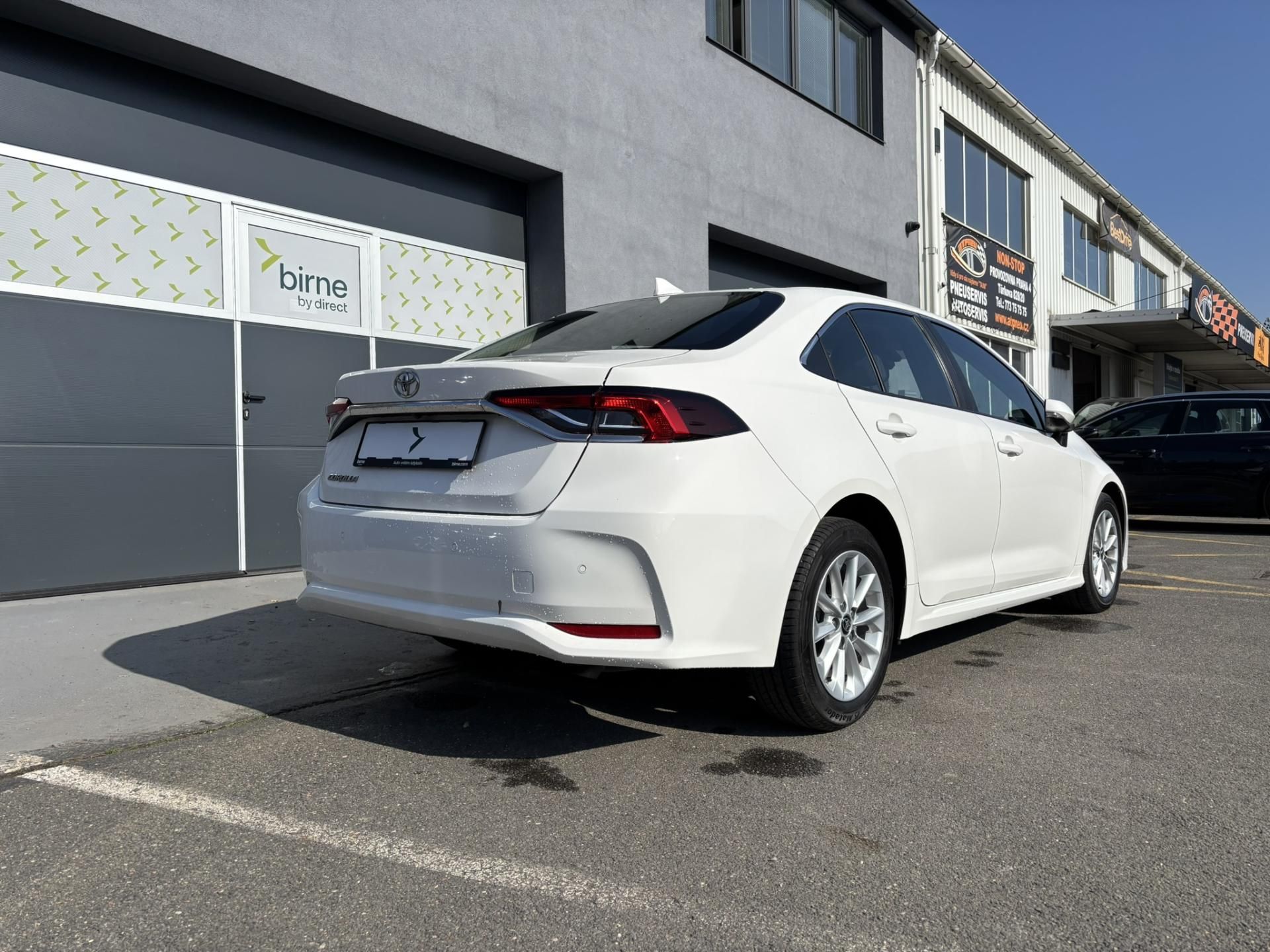 Toyota Corolla, Sedan Comfort 1.5 (92 kW) AUT - fotka 3