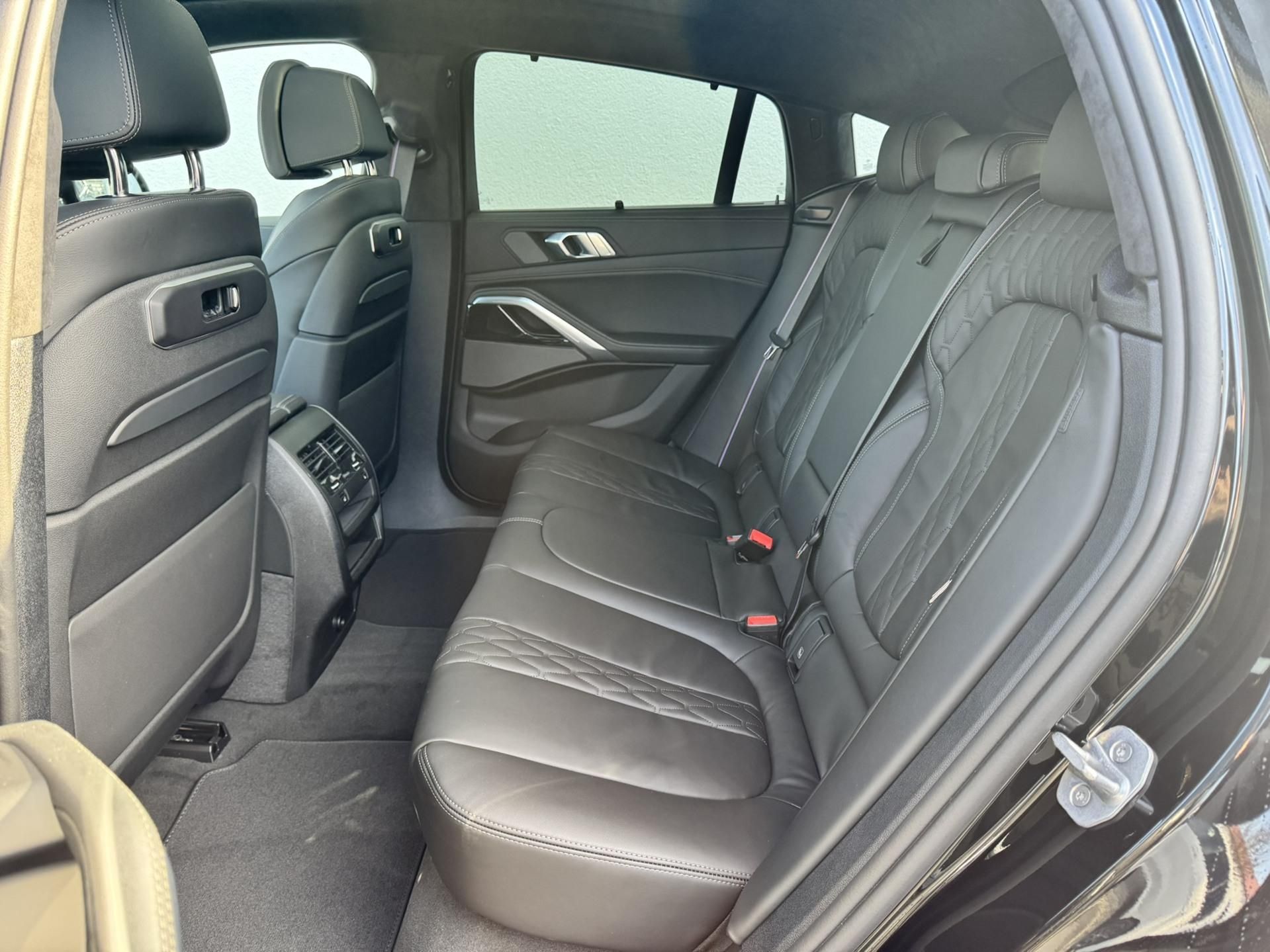 BMW X6, X6 xDrive40d - fotka 6
