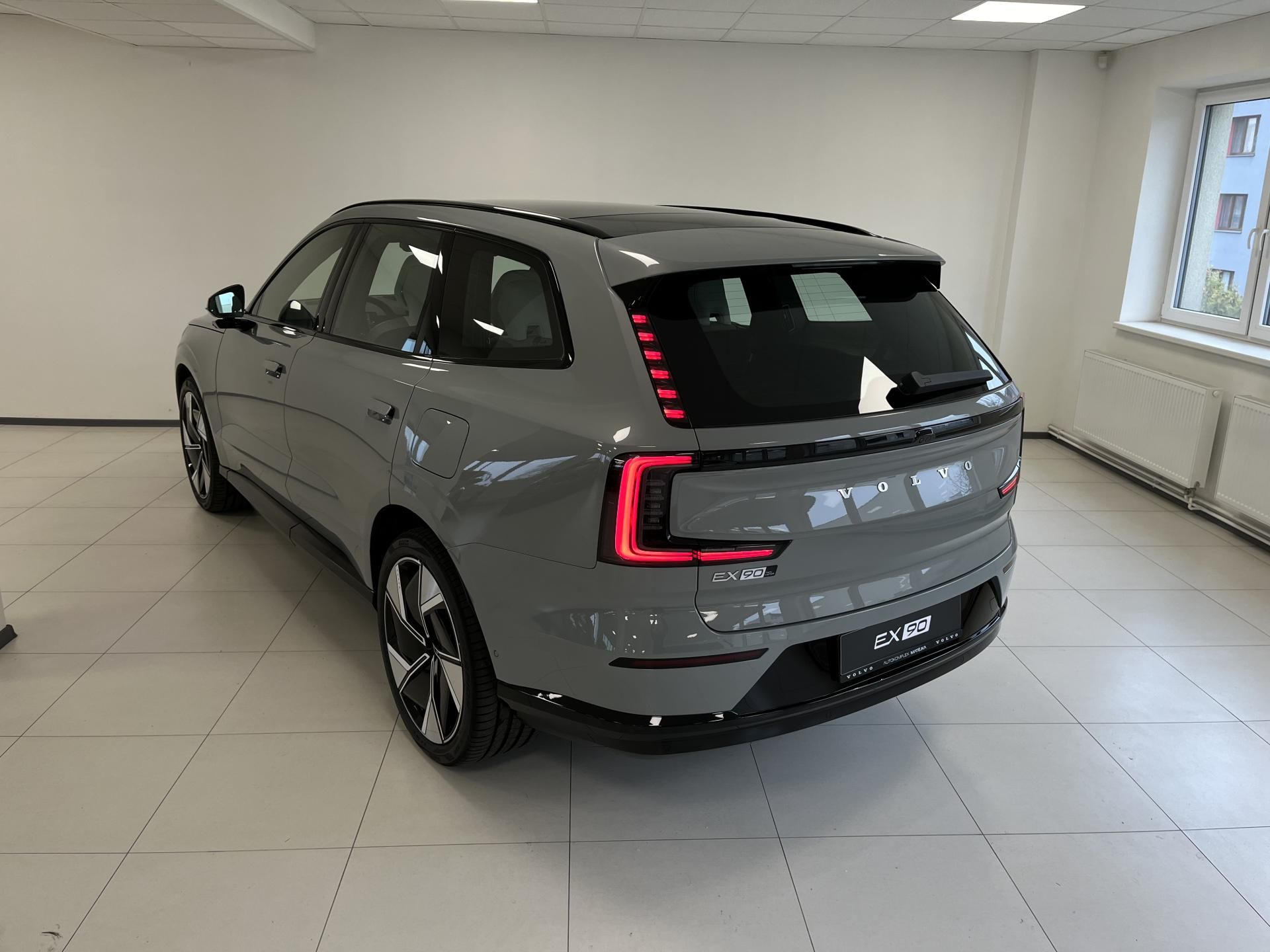 Volvo EX90 - fotka 2