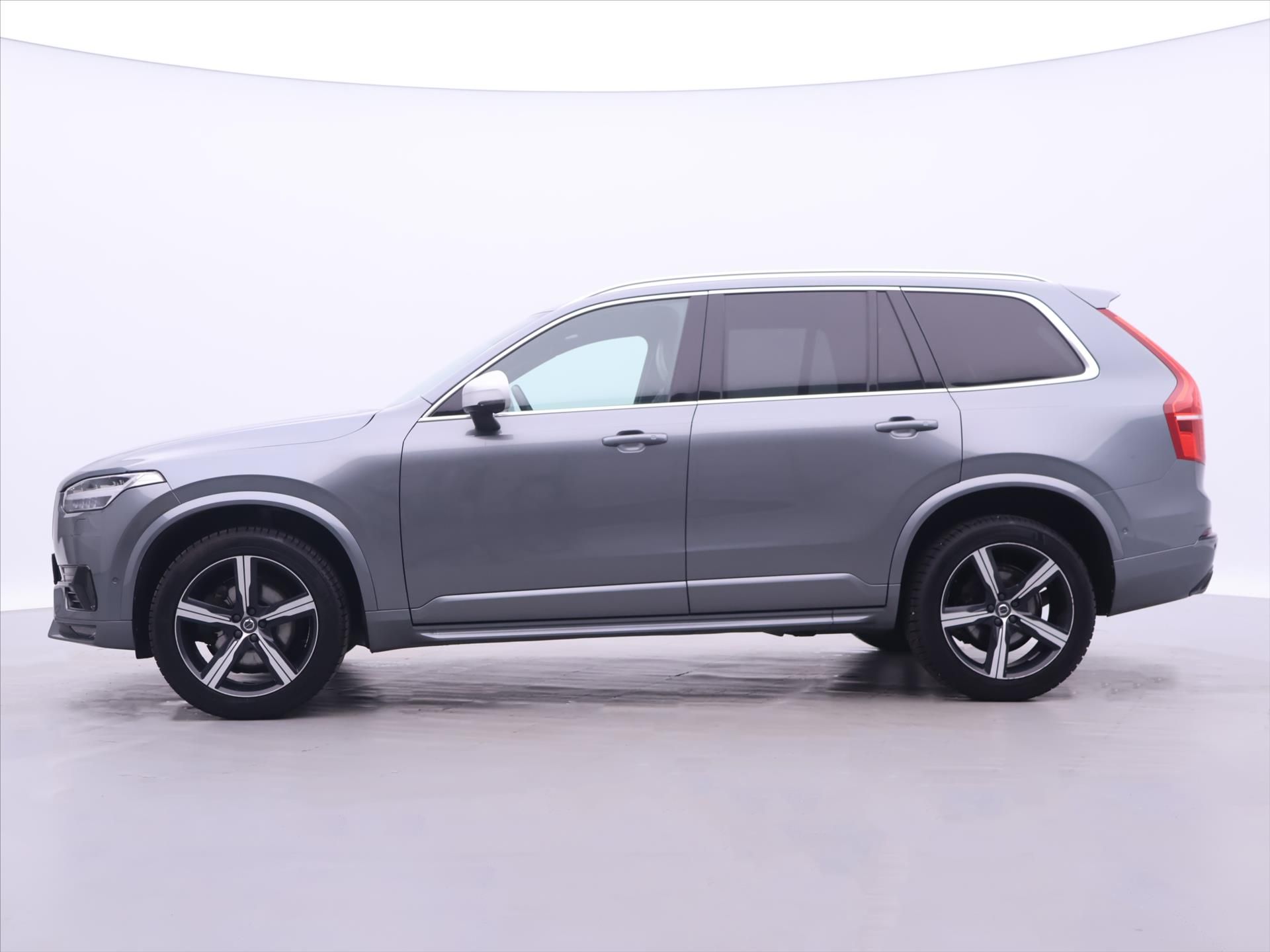 Volvo XC90, 2,0 D5 Aut. AWD CZ R-Design - fotka 4