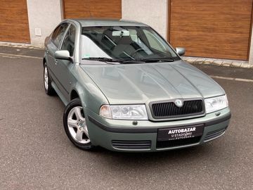 1.6i 75kW Elegance Xenony