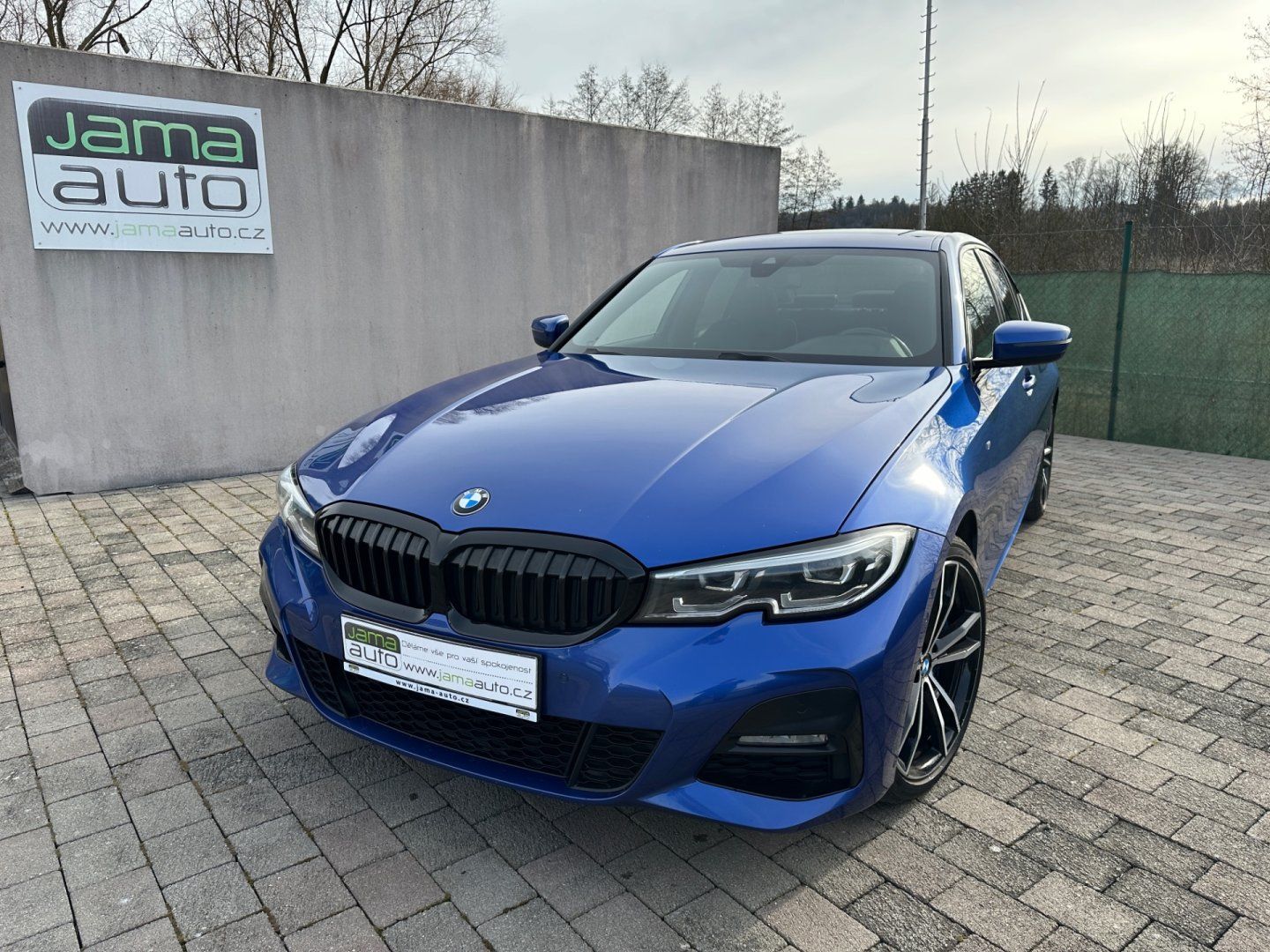 BMW Řada 3, 320D 140kW  X-Drive M-Packet - fotka 2