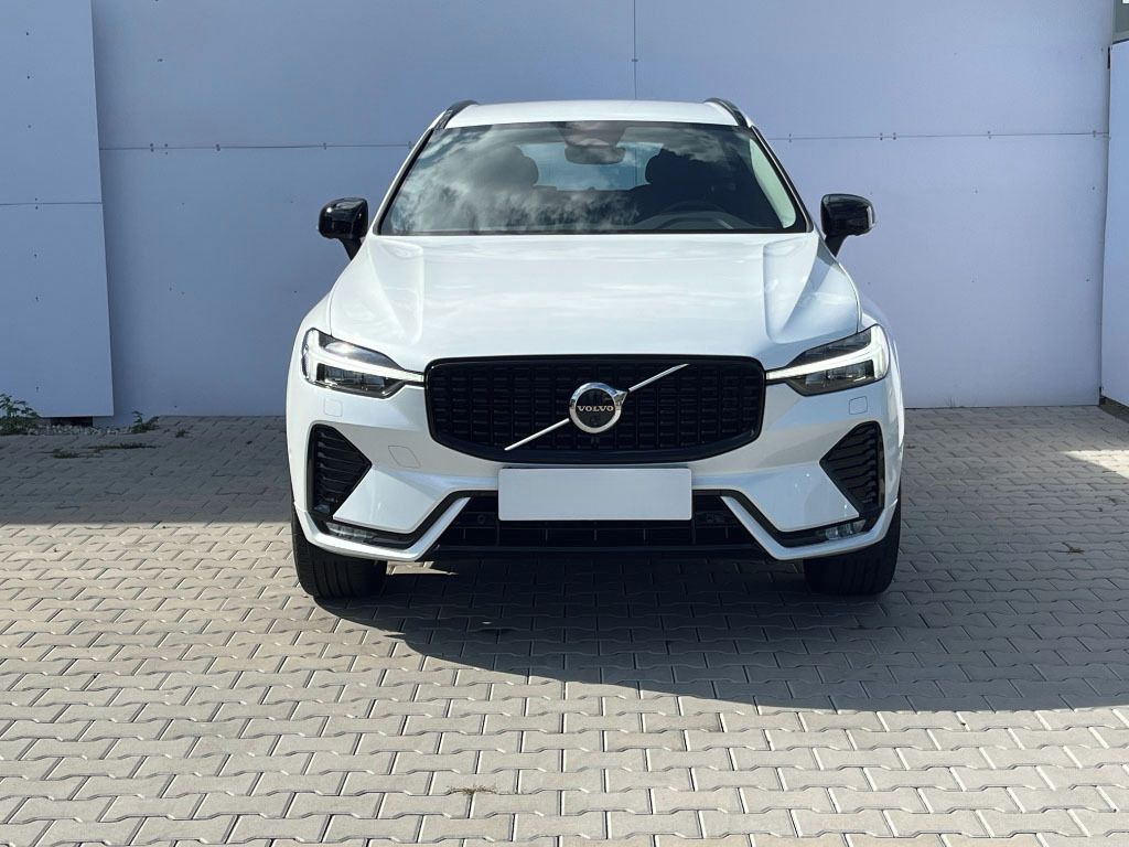 Volvo XC60, PLUS DARK B5 AWD 184kW - fotka 2