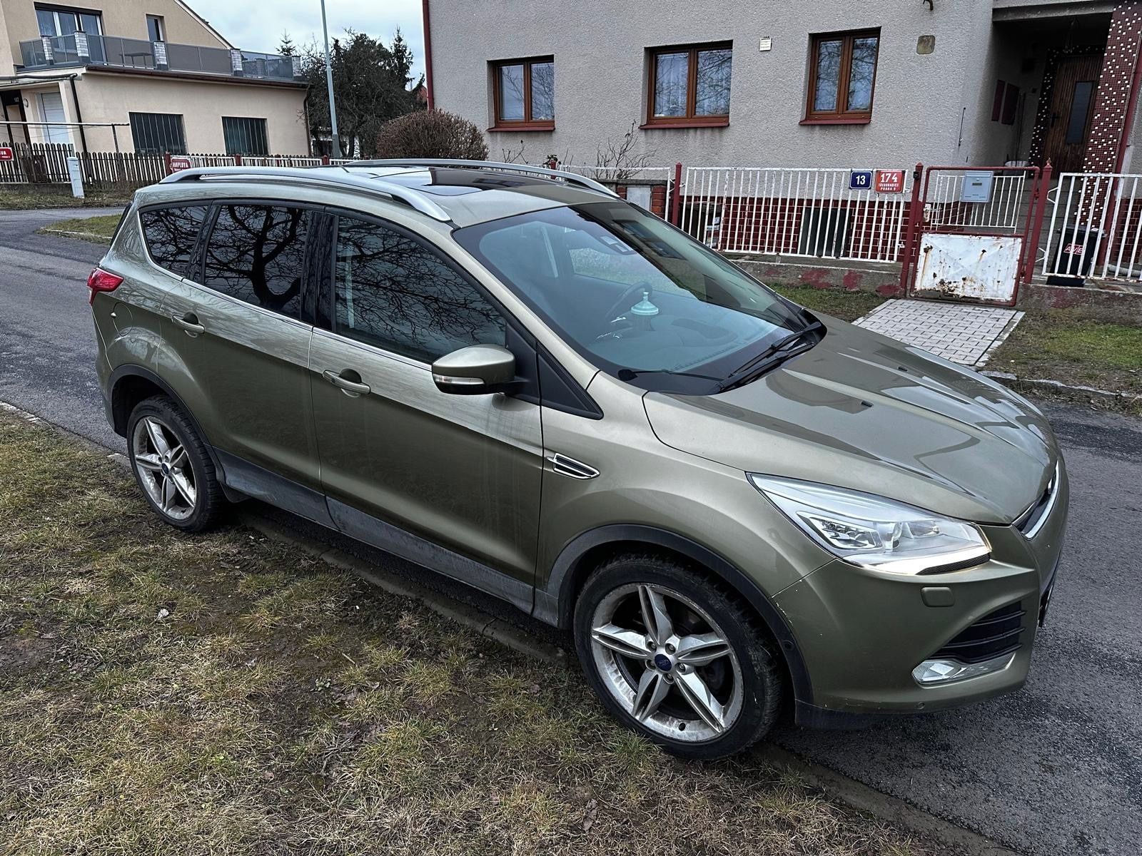 Ford Kuga, Ford Kuga 2.0 TDCi plná výbava - fotka 4