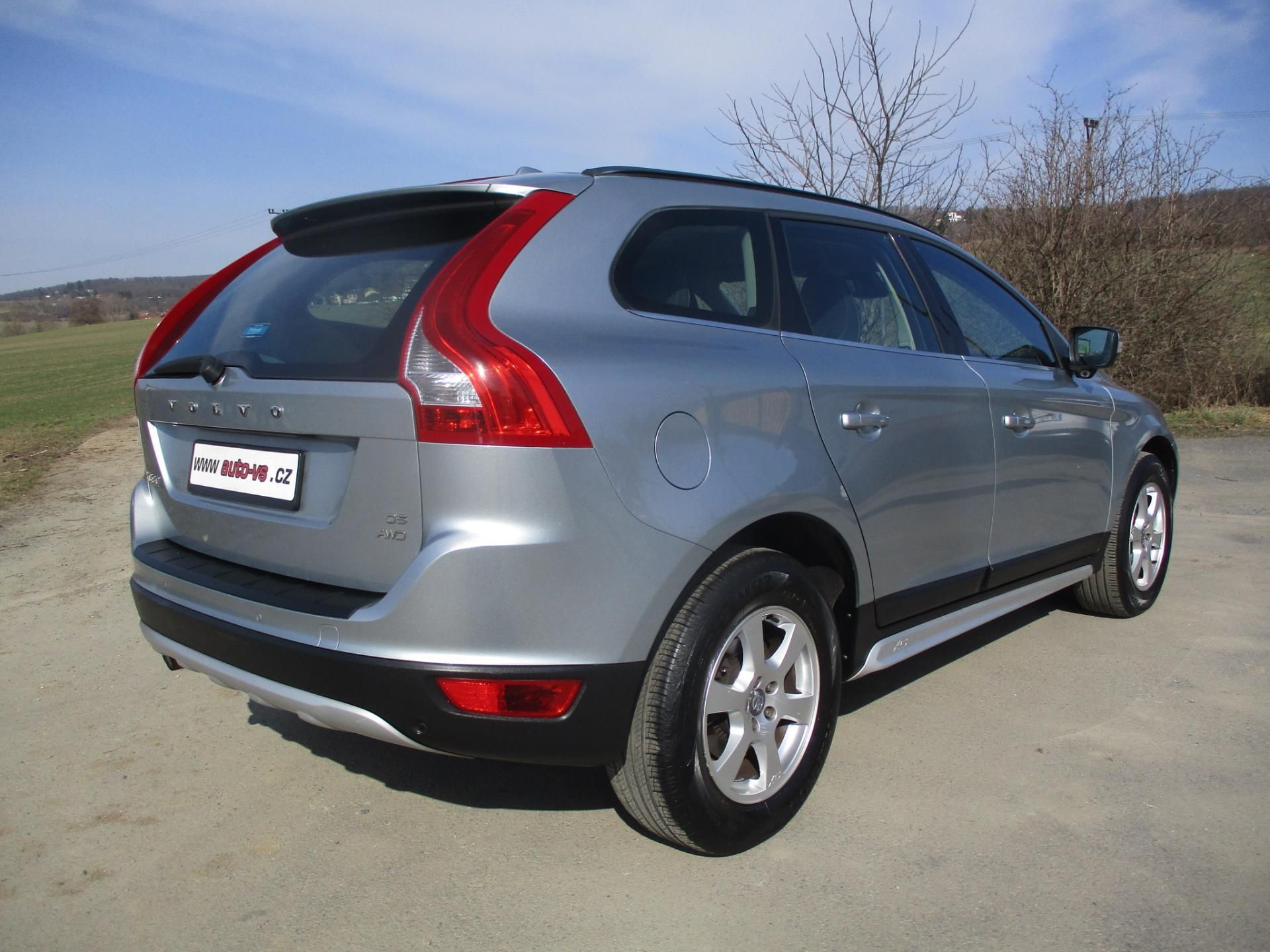 Volvo XC60, 2.4 D5*136kW*AWD*197TKM*6MAN.P - fotka 6