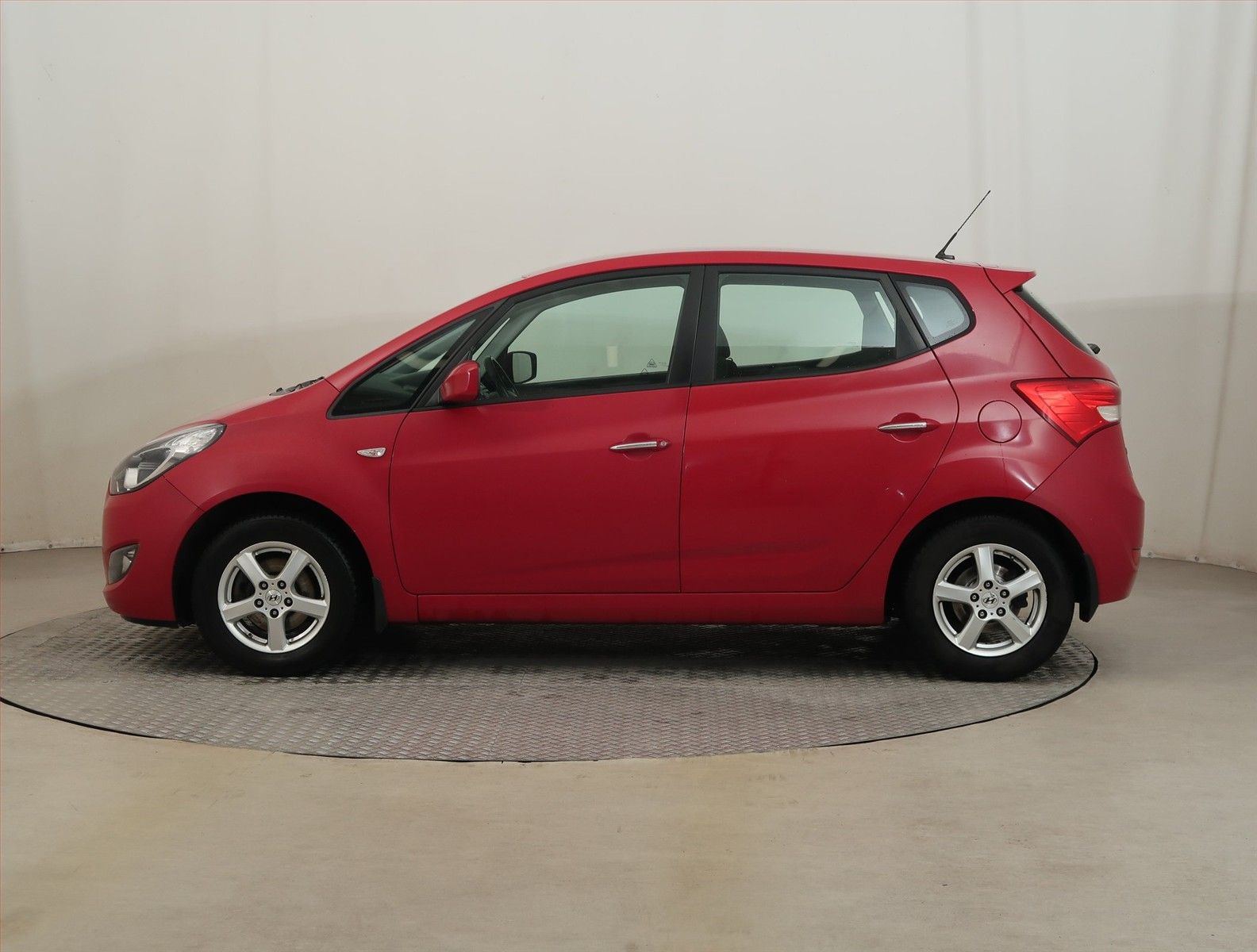 Hyundai ix20, 1.4 CVVT, NOVÁ CENA, Tempomat - fotka 3