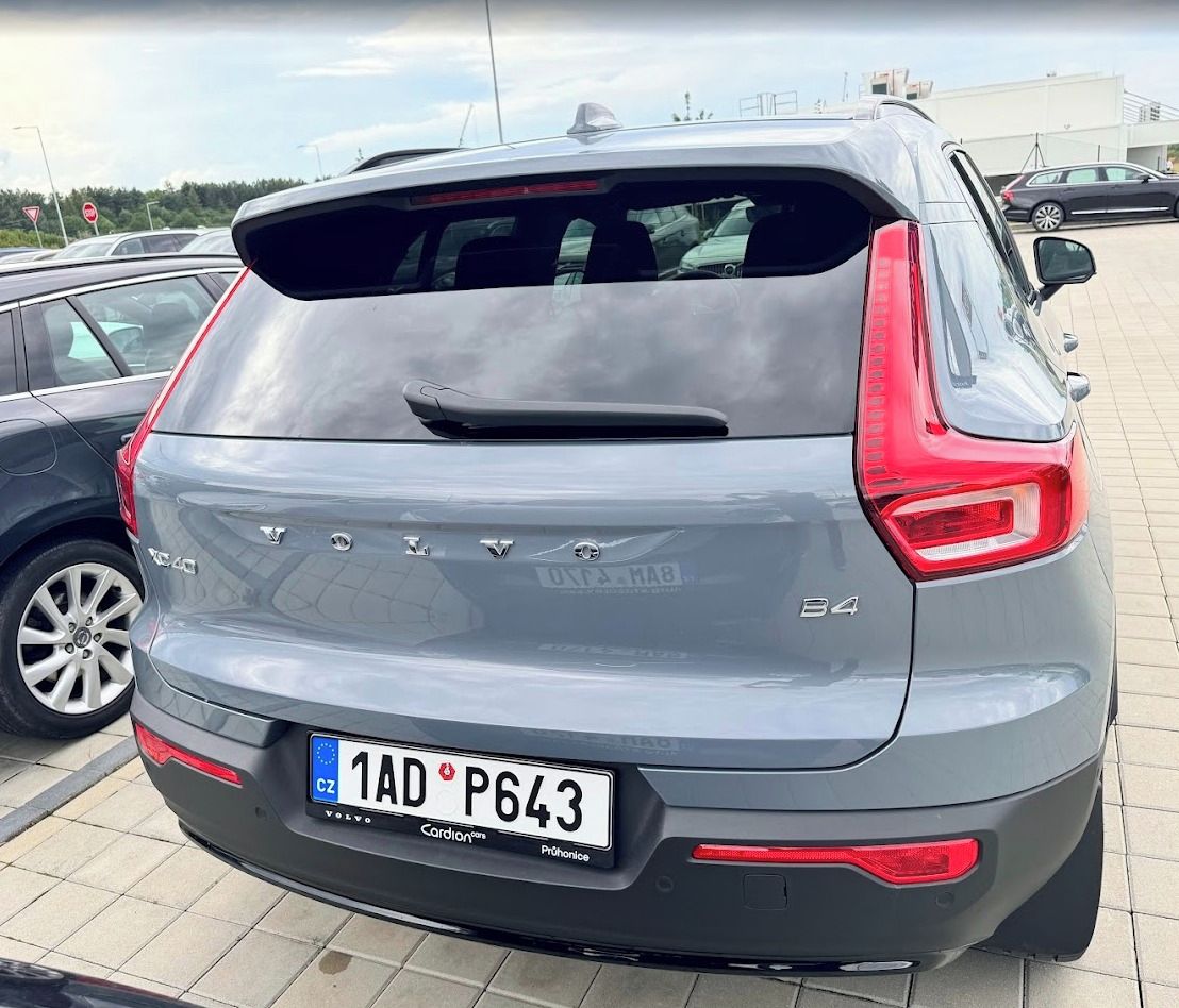 Volvo XC40, VOLVO XC40 B4 33tis ČR záruka - fotka 2