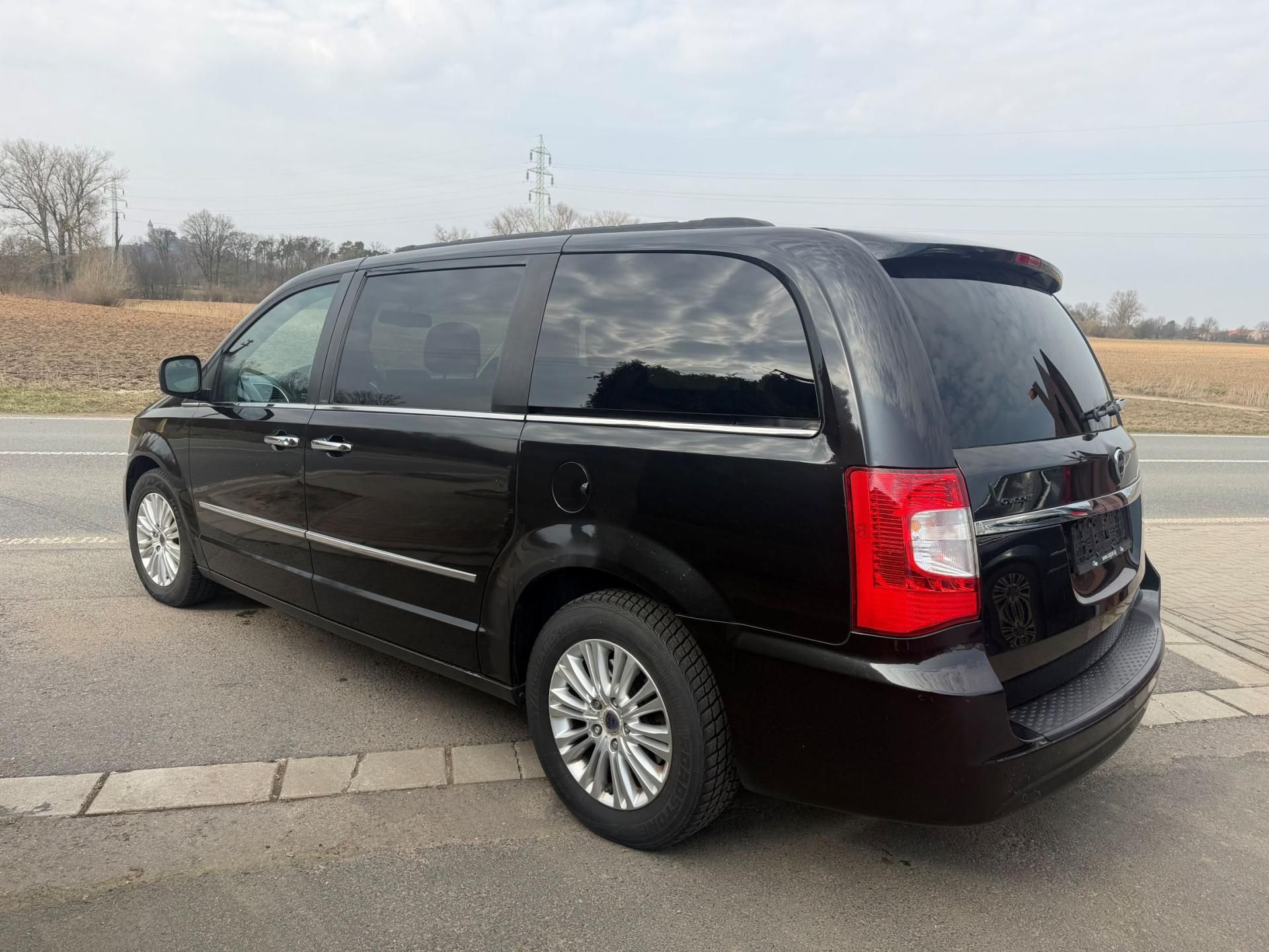 Lancia Voyager, Town Coutntry 3,6 DVD Limited - fotka 3