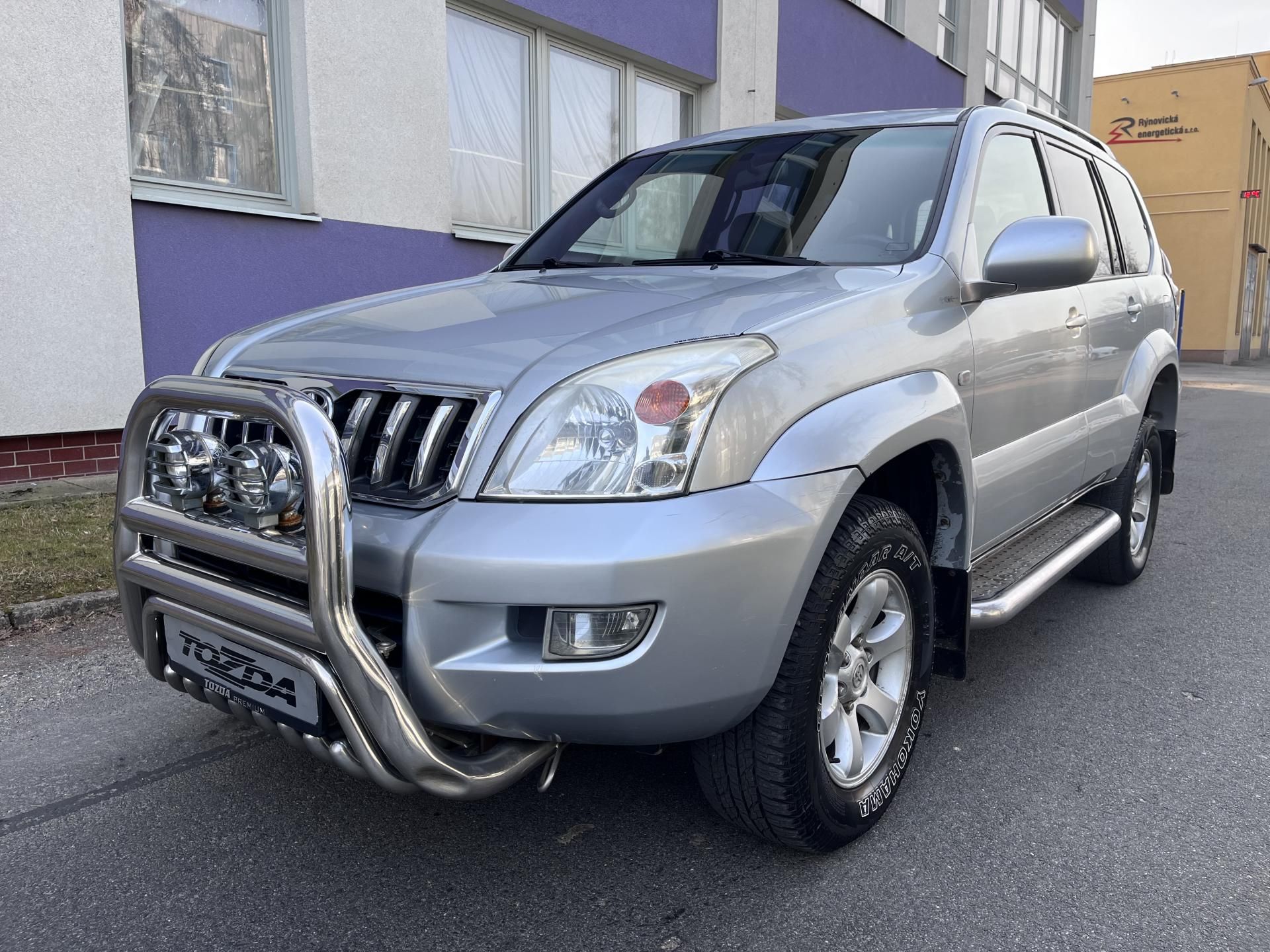 Toyota Land Cruiser, 120 3,0D 4WD/automat 8-místný
