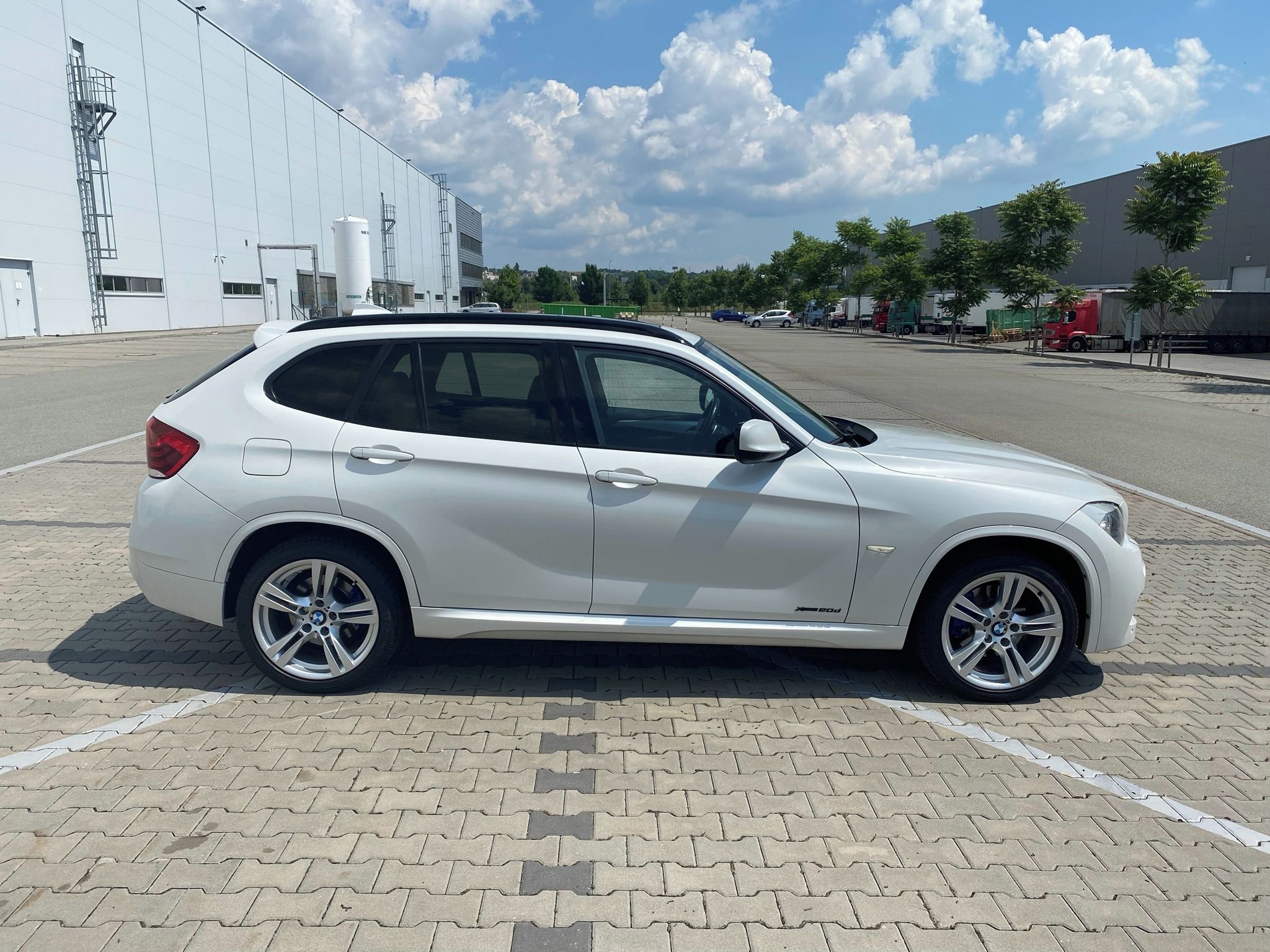 BMW X1, 20d xDrive M paket, AT,4x4 - fotka 6