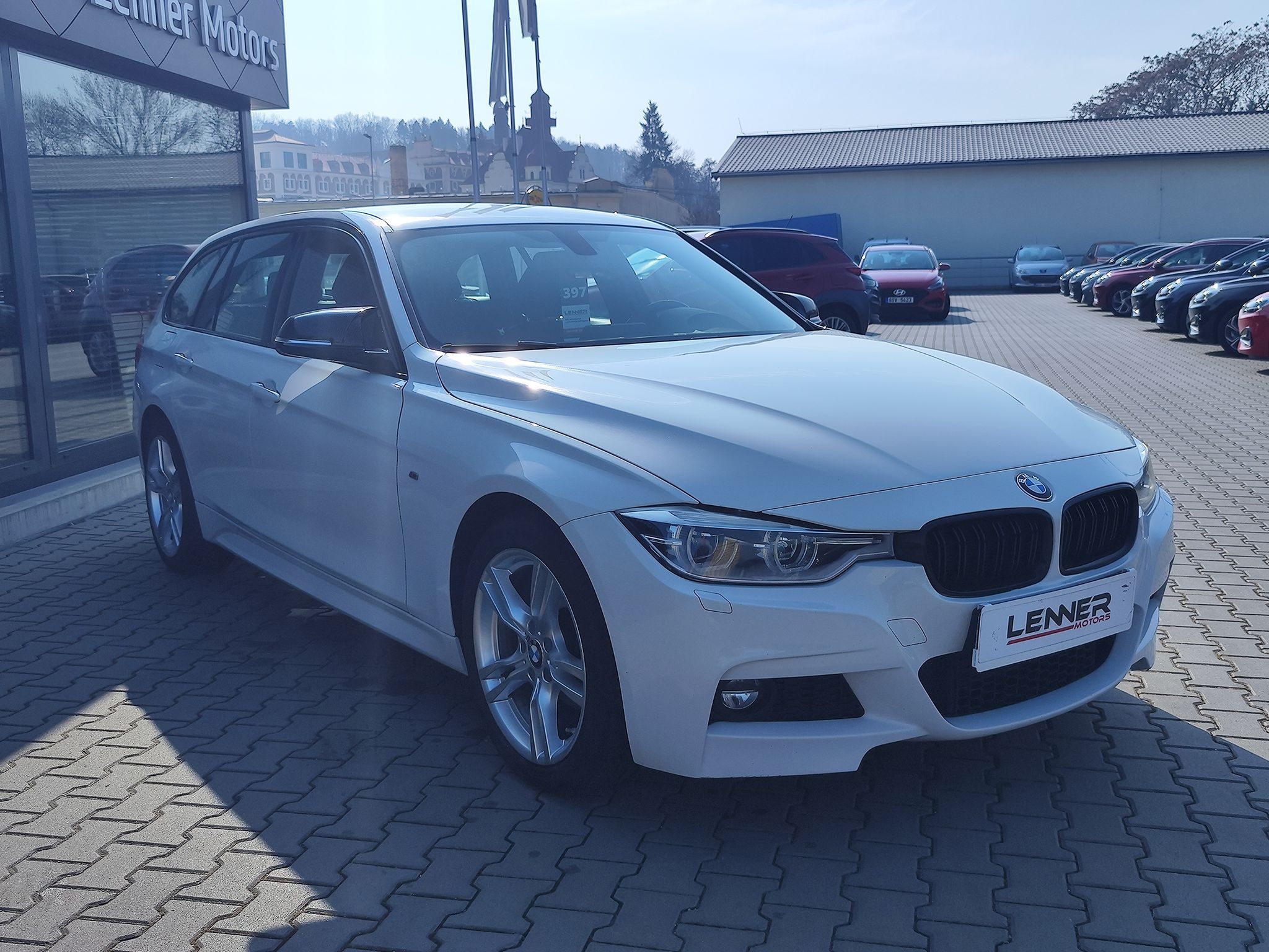BMW Řada 3, 320d/140kW xDrive M-paket - fotka 3