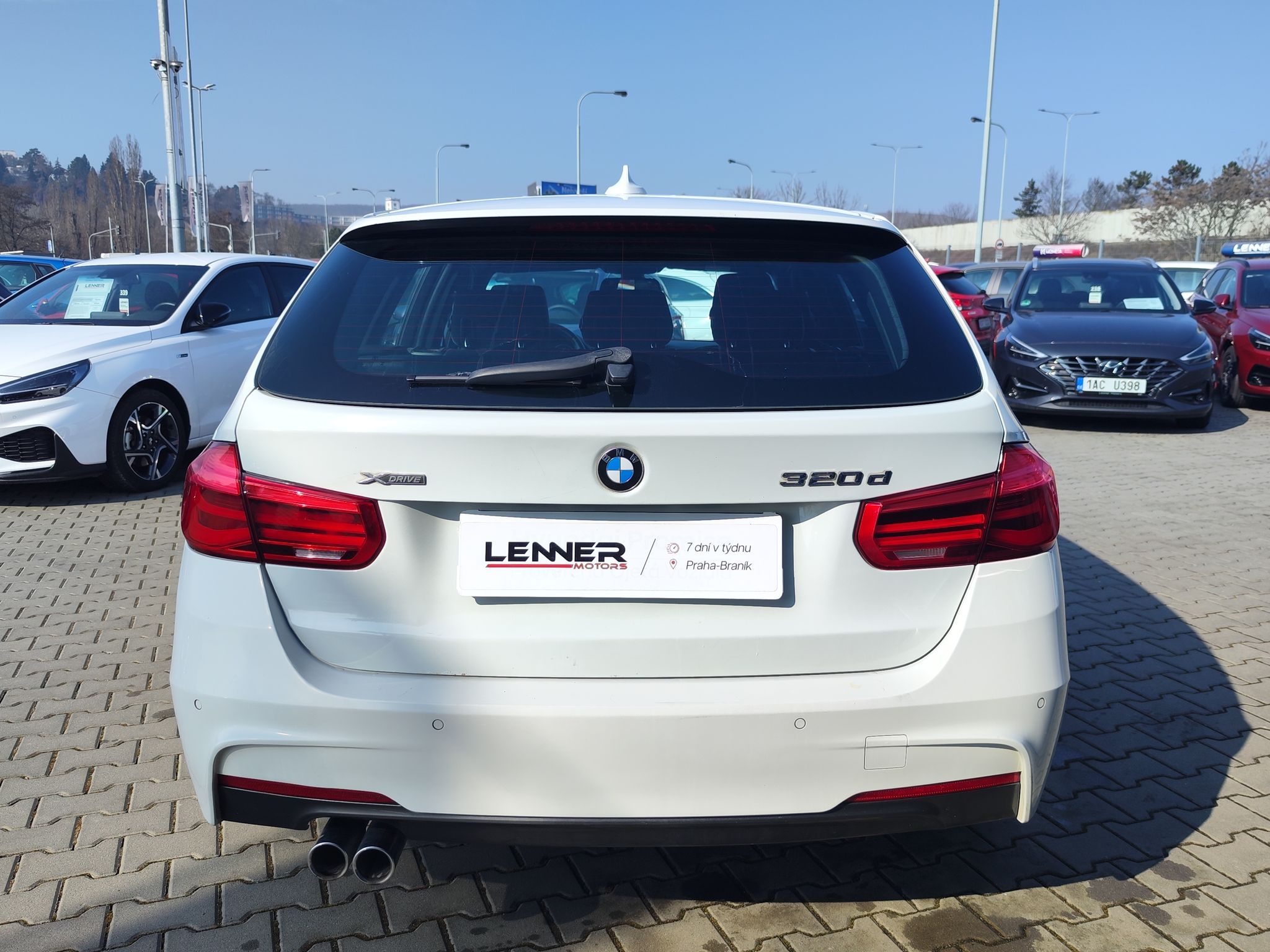 BMW Řada 3, 320d/140kW xDrive M-paket - fotka 6