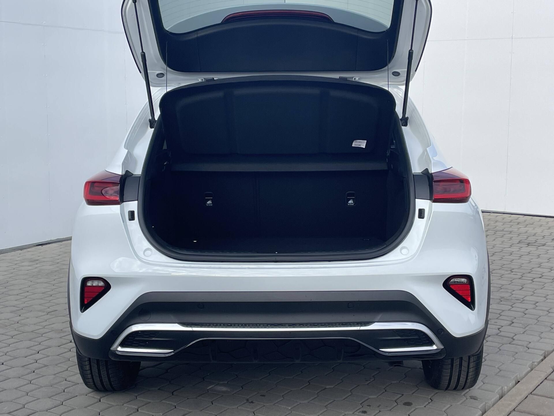 Kia XCee´d, EXCLUSIVE 7DCT 1,6 T-GDi - fotka 4