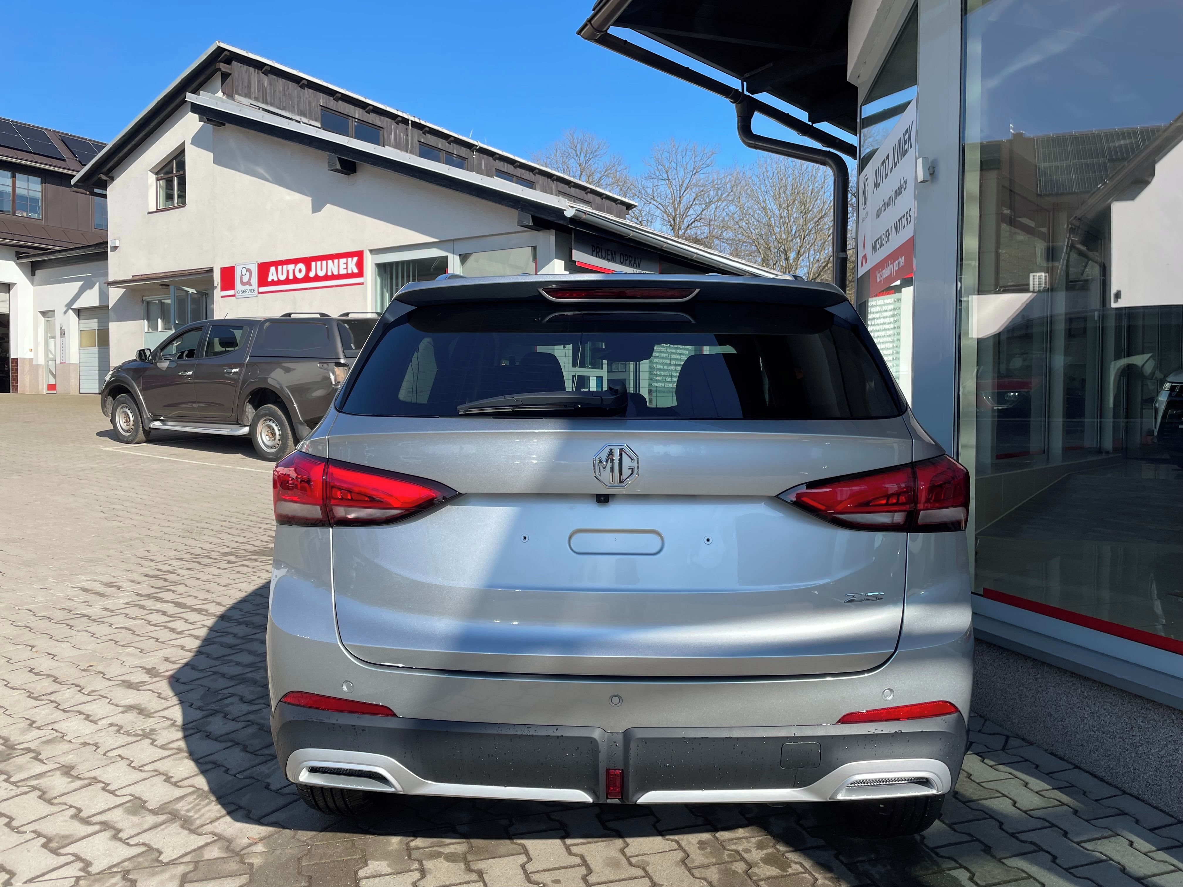 MG ZS, 1.5 5M ELEGANCE SPRING EDITION - fotka 4